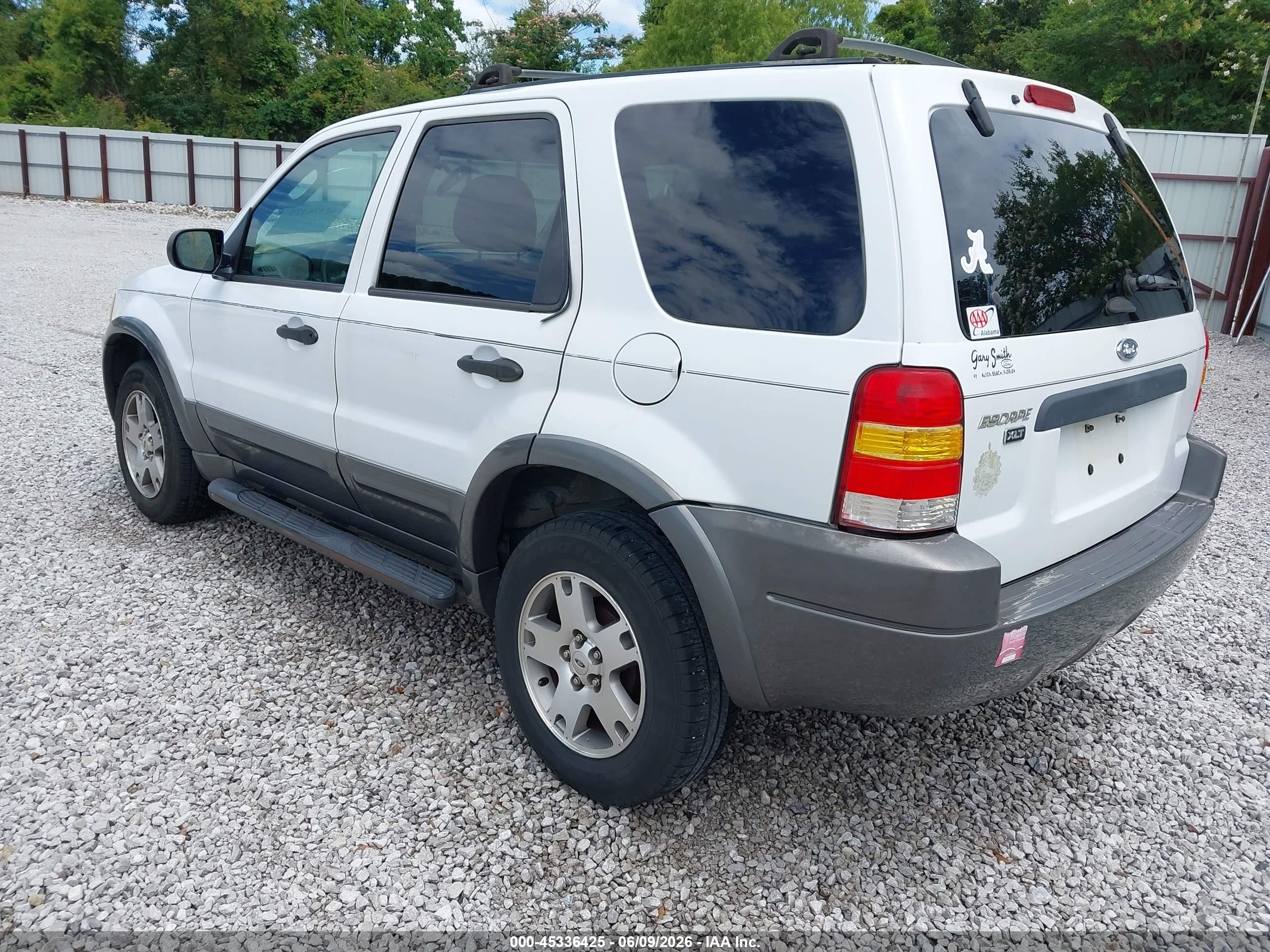 2004 Ford Escape Xlt White vin: 1FMYU03174KA80852