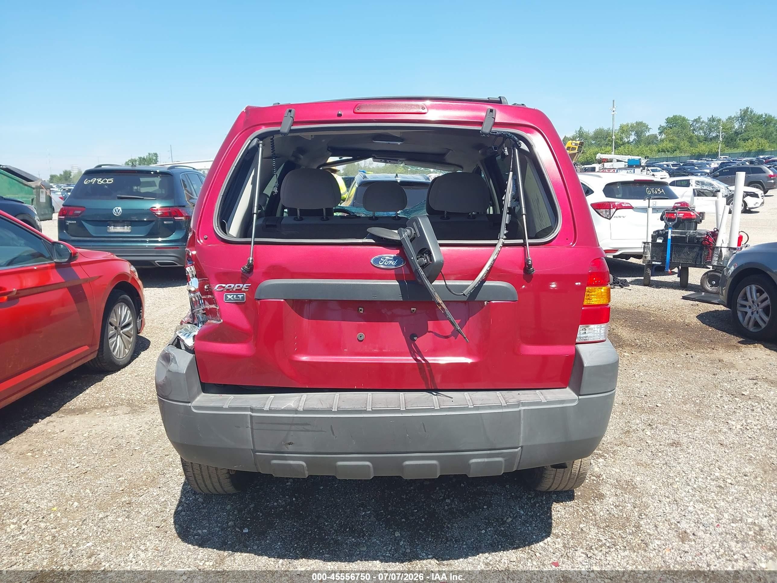 2005 Ford Escape Xlt Red vin: 1FMYU03175DA06417