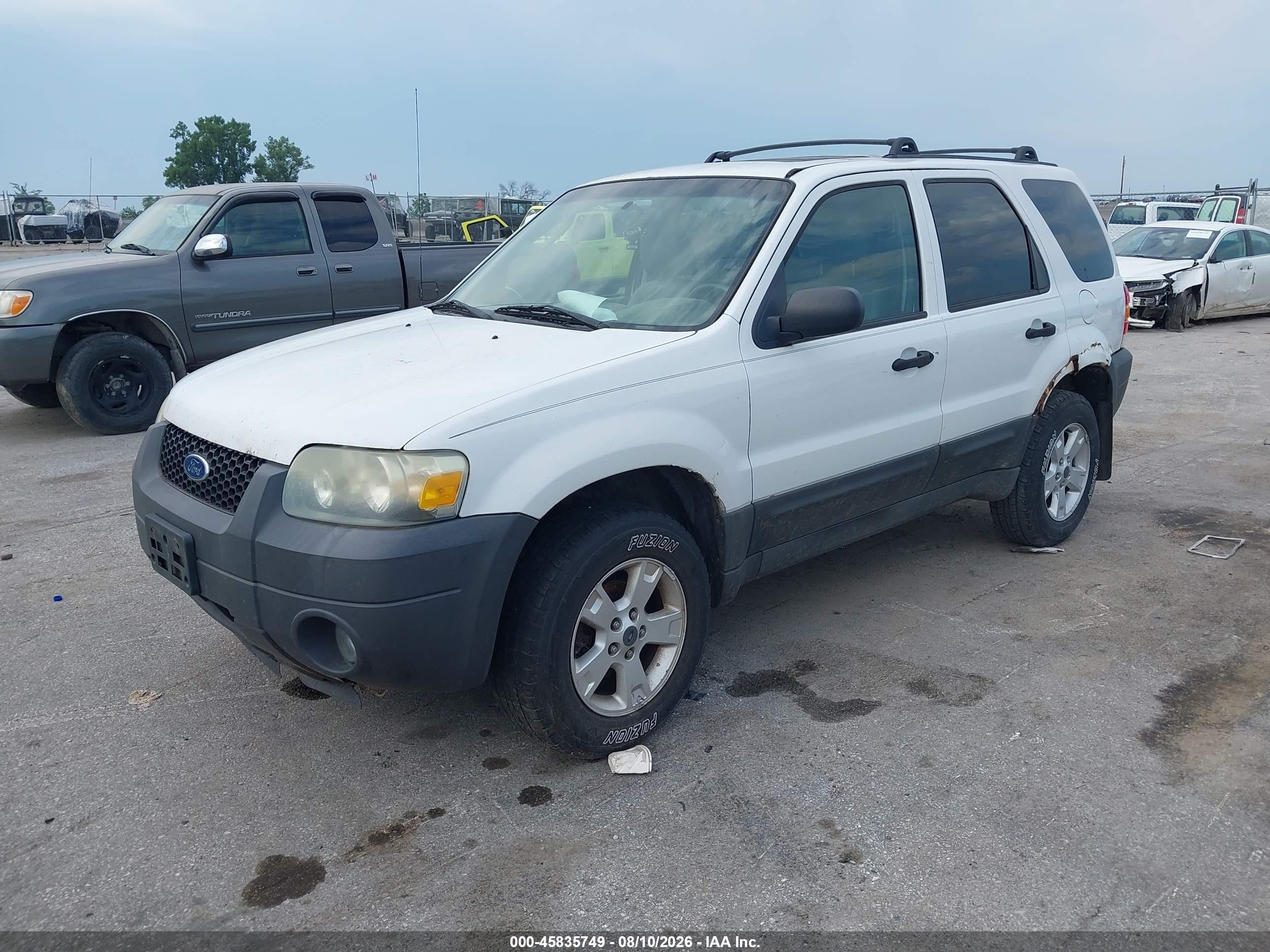 2005 Ford Escape Xlt White vin: 1FMYU03175KB12314