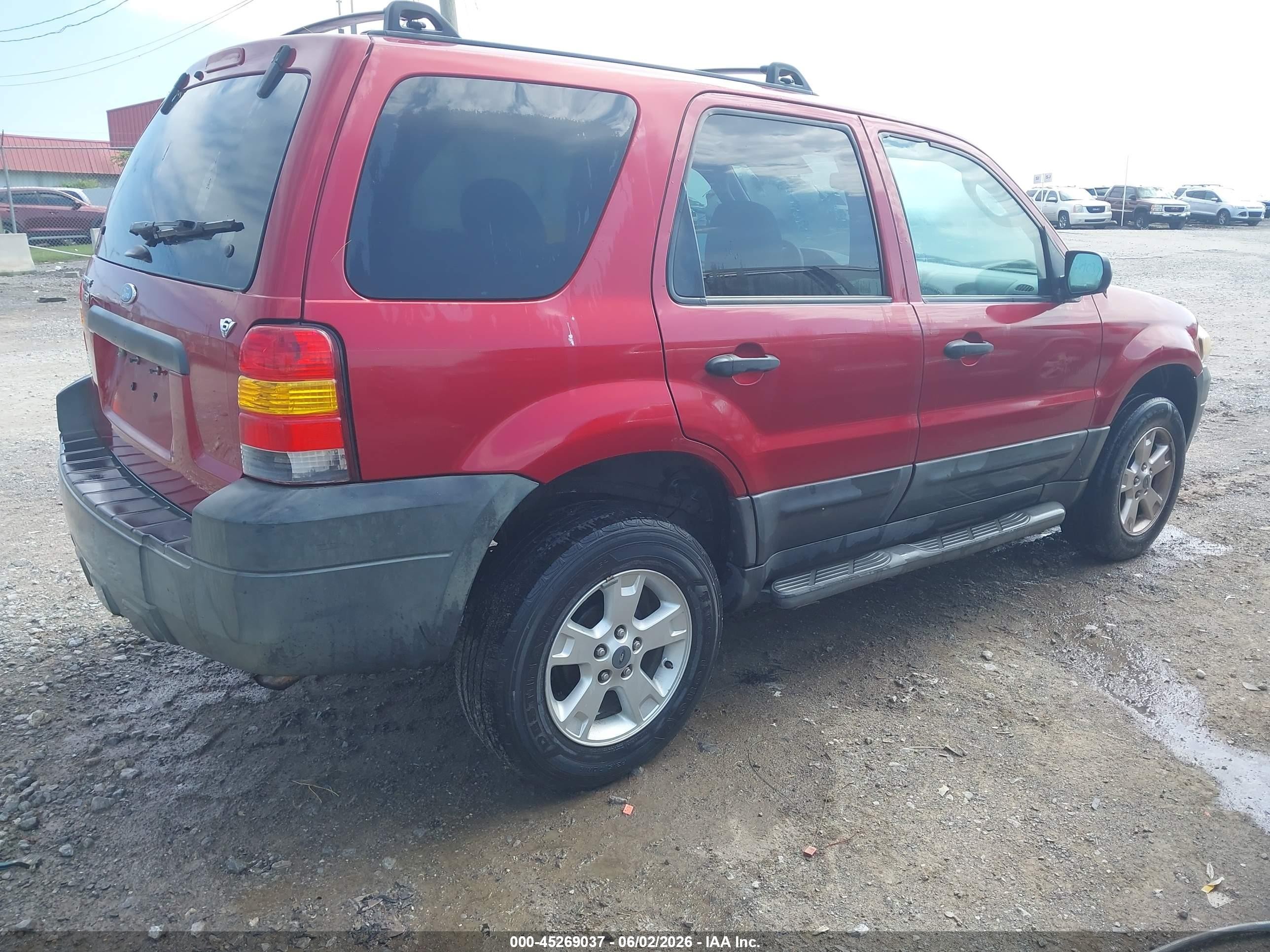 2006 Ford Escape   Красный vin: 1FMYU03176KB37666