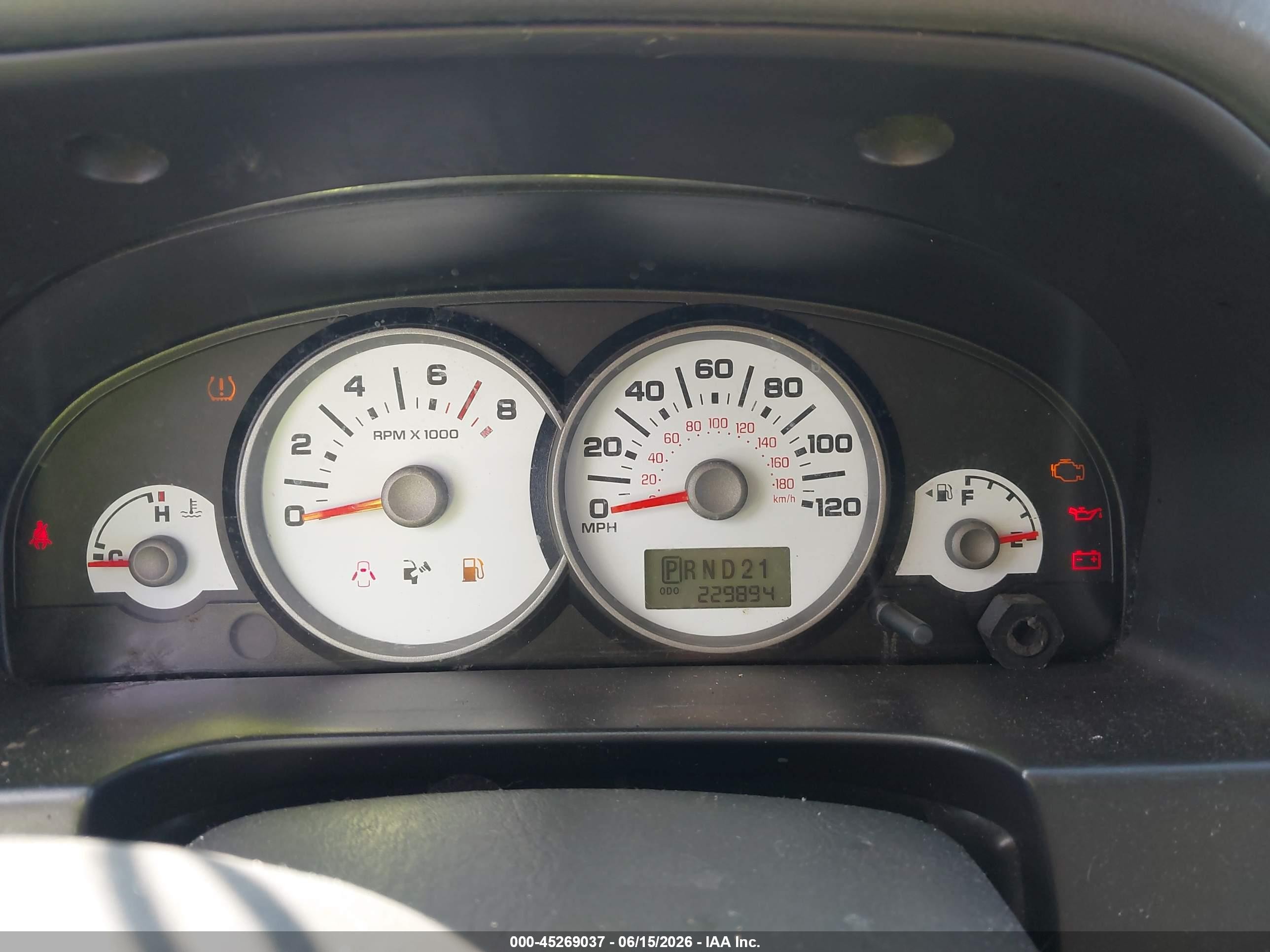 2006 Ford Escape   Красный vin: 1FMYU03176KB37666