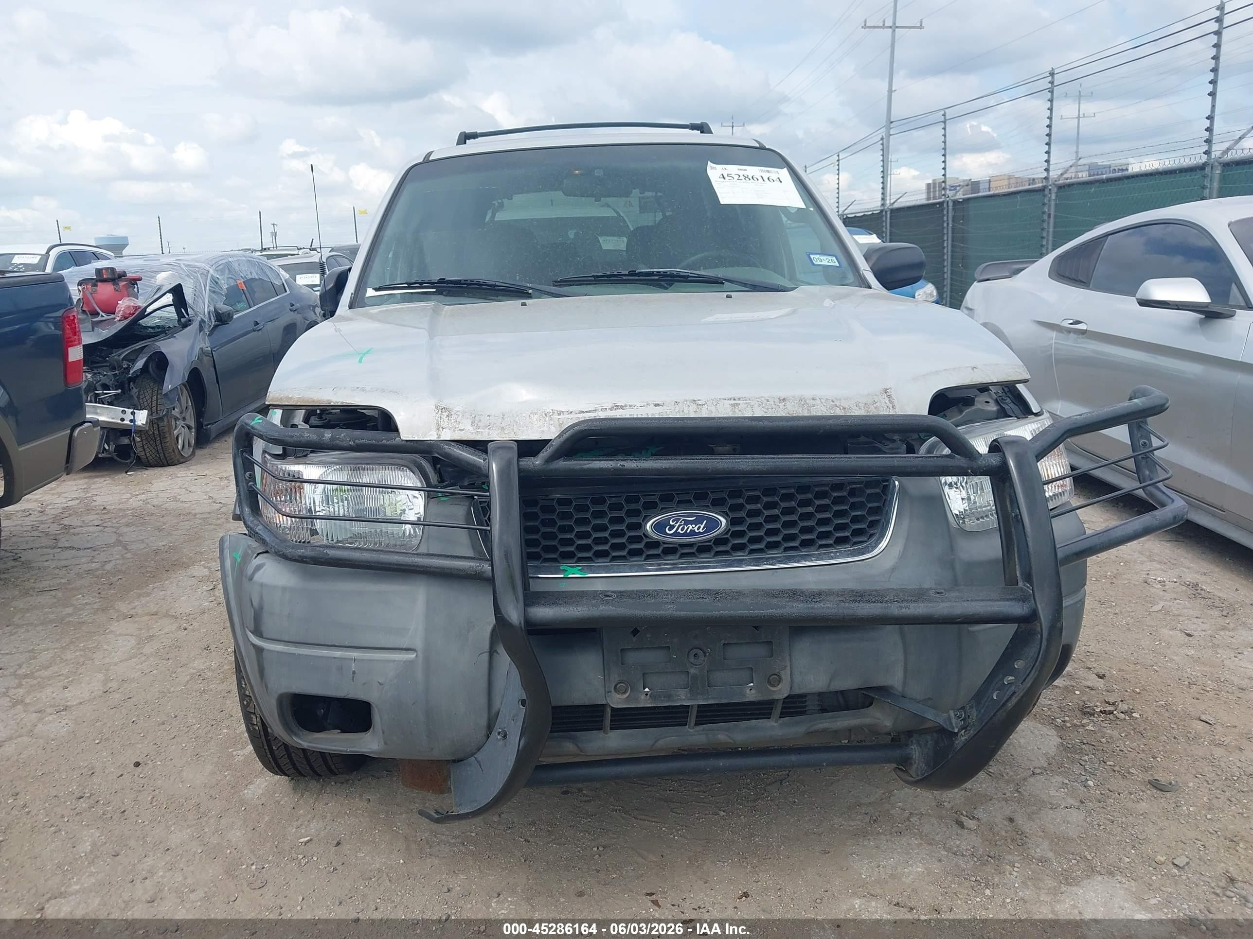2002 Ford Escape Xlt Silver vin: 1FMYU03182KA38767
