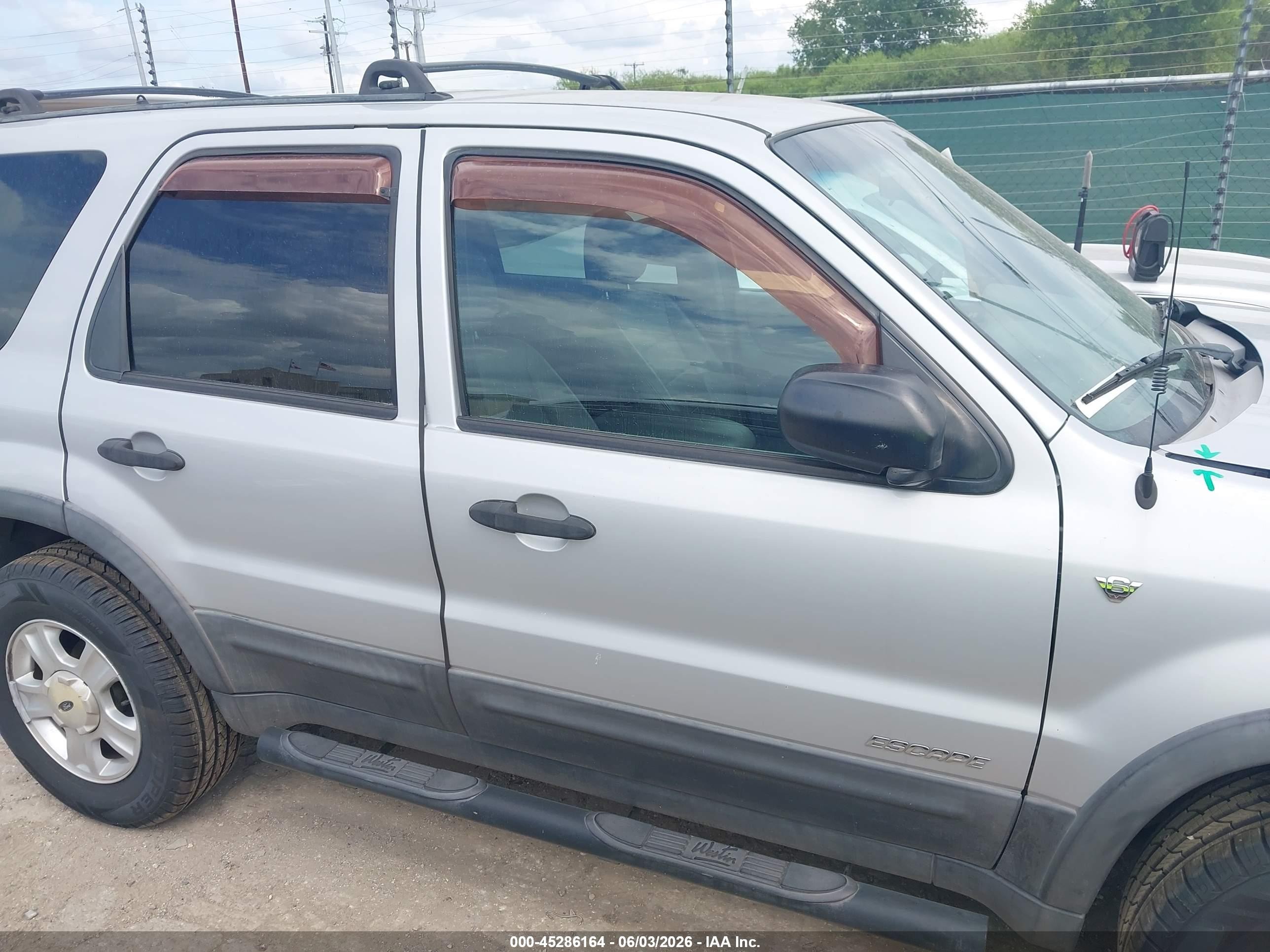 2002 Ford Escape Xlt Silver vin: 1FMYU03182KA38767
