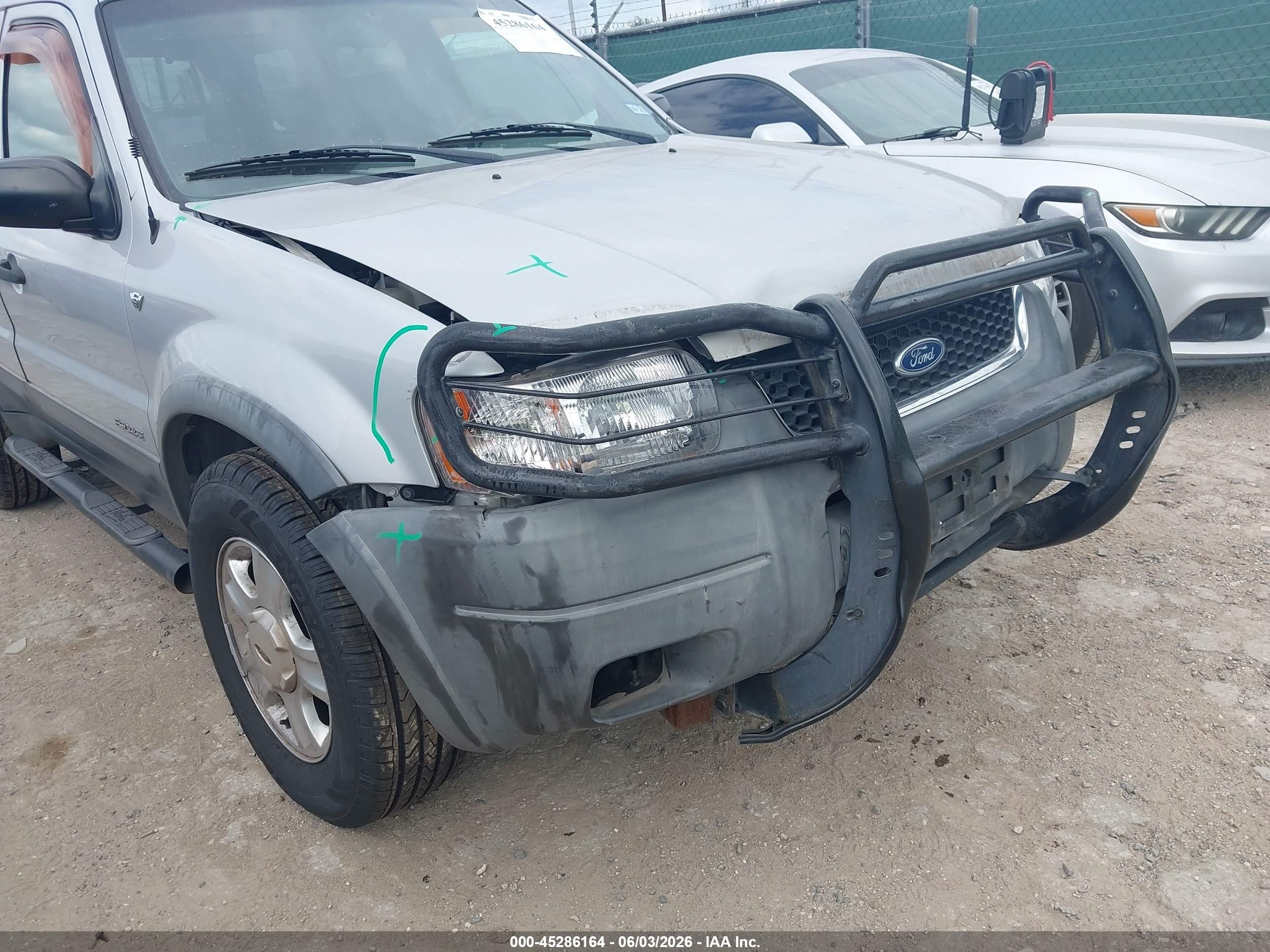 2002 Ford Escape Xlt Silver vin: 1FMYU03182KA38767