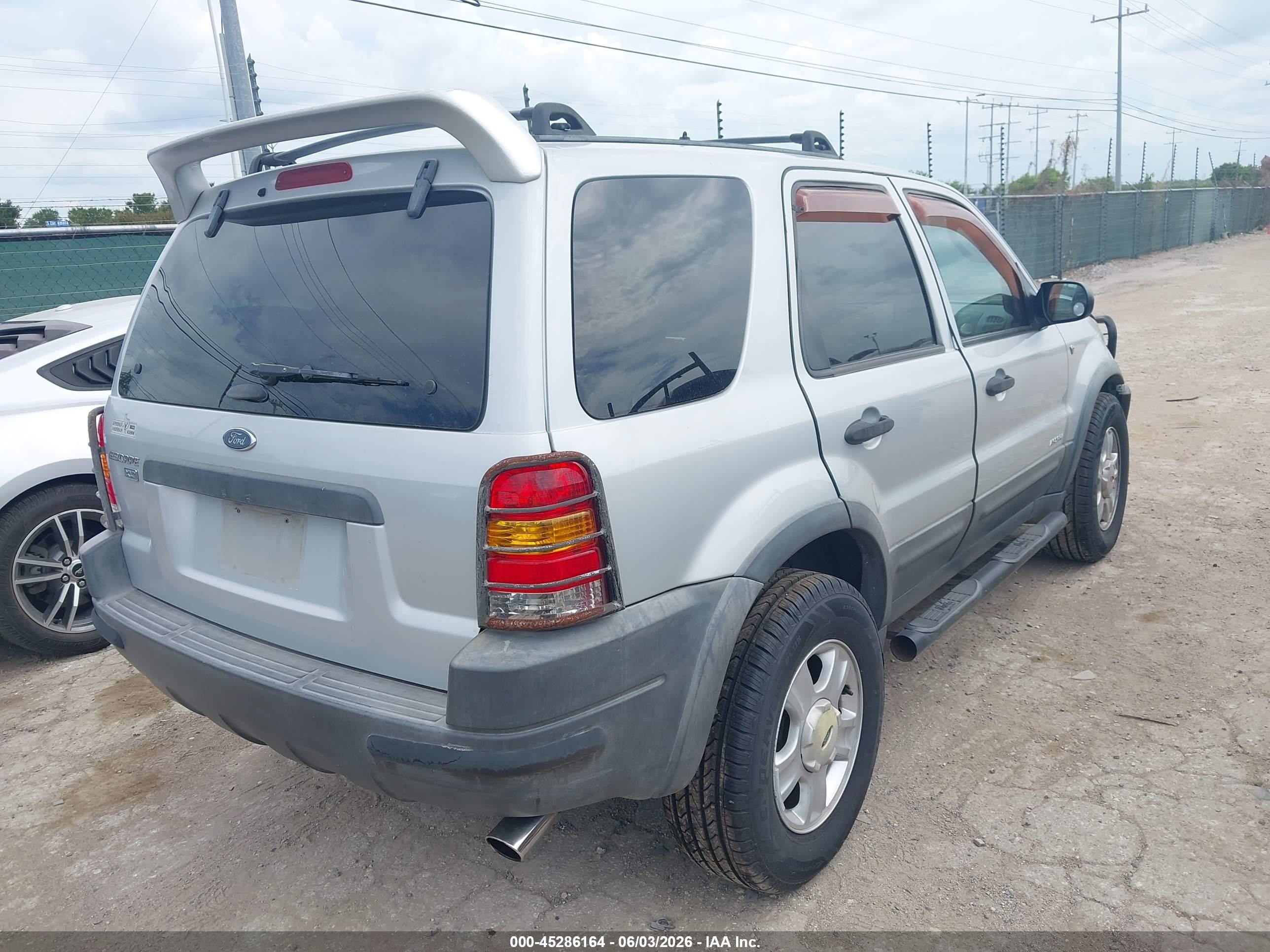 2002 Ford Escape Xlt Silver vin: 1FMYU03182KA38767