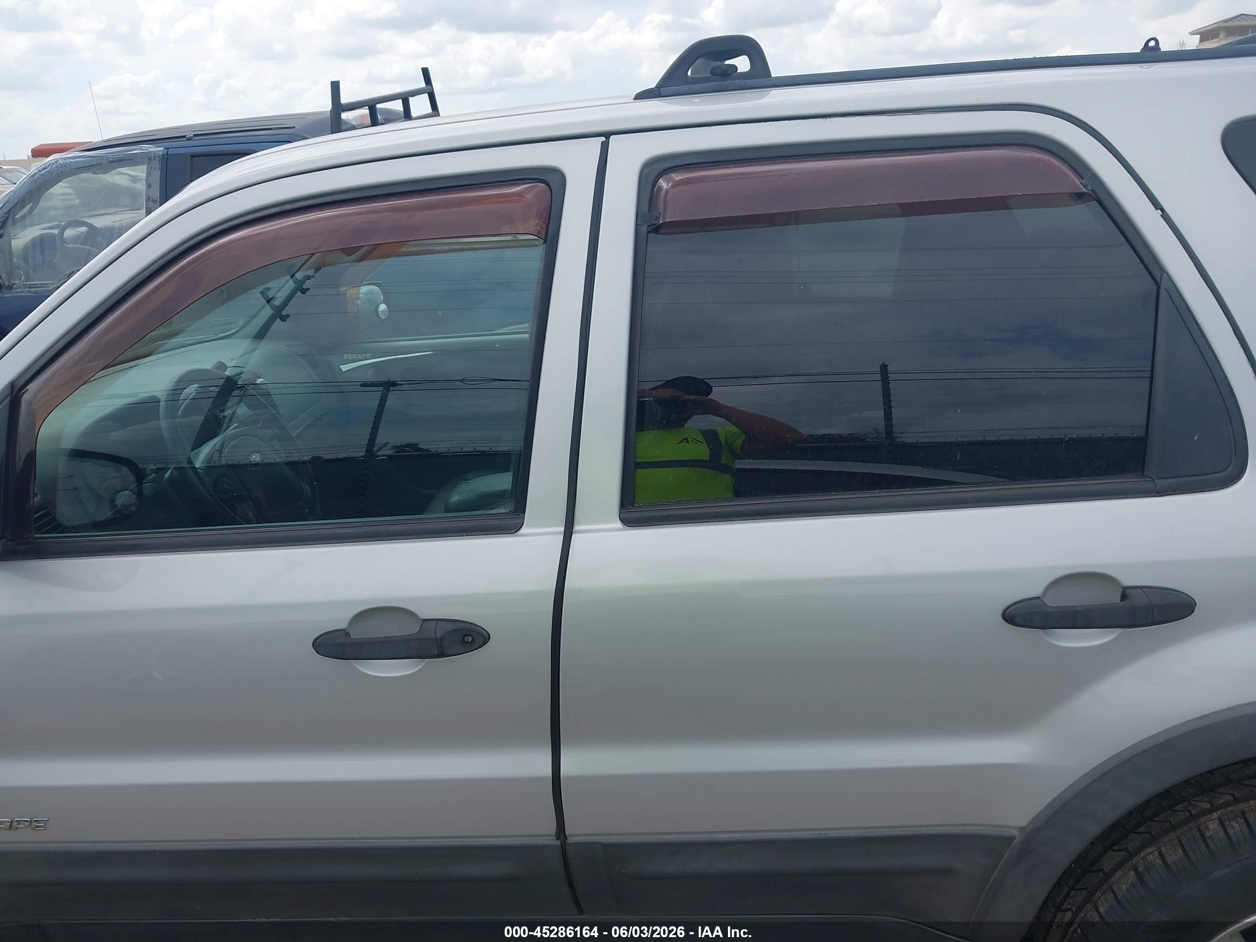 2002 Ford Escape Xlt Silver vin: 1FMYU03182KA38767
