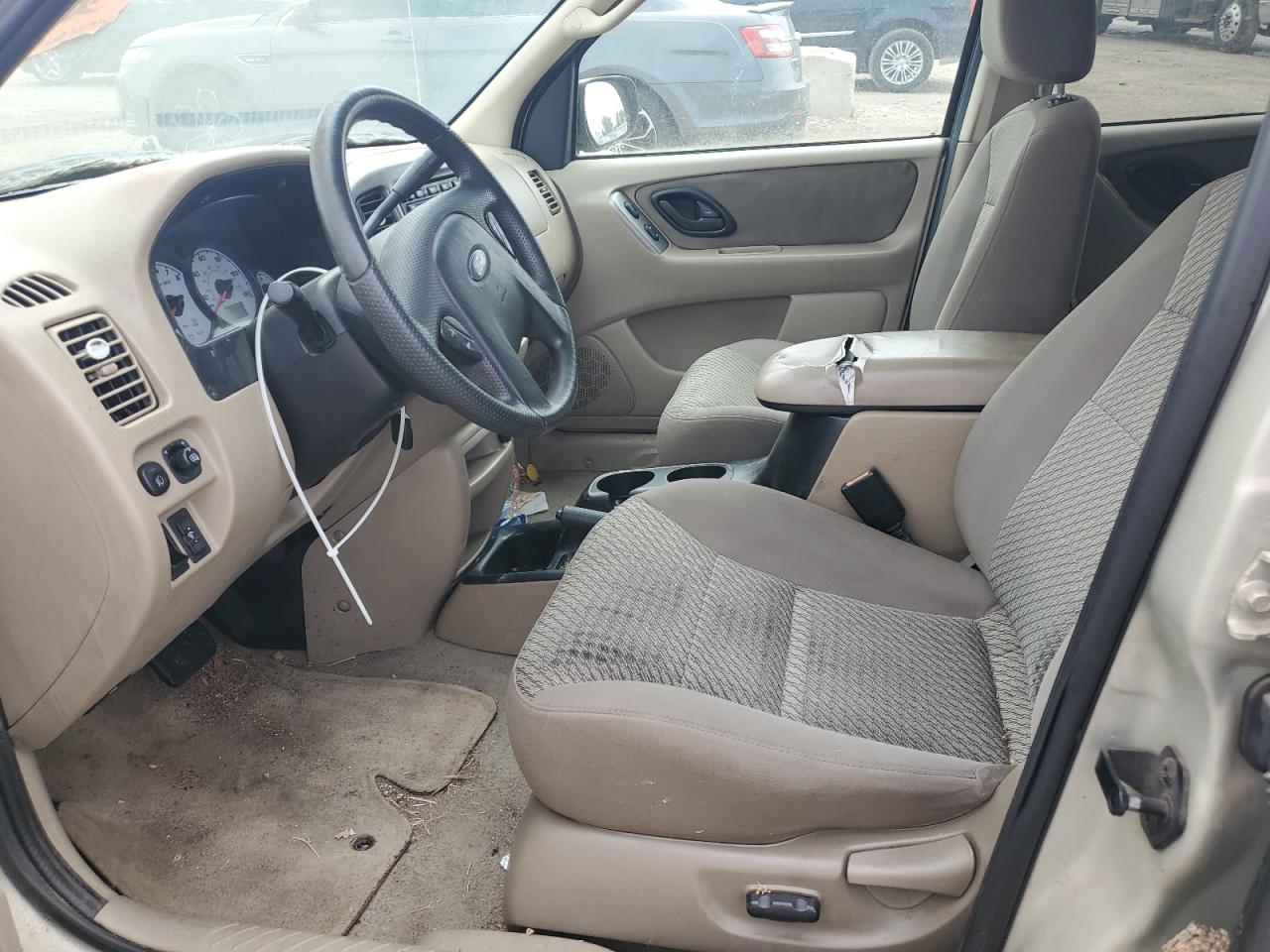 2004 Ford Escape Xlt Серый vin: 1FMYU03184KA27318