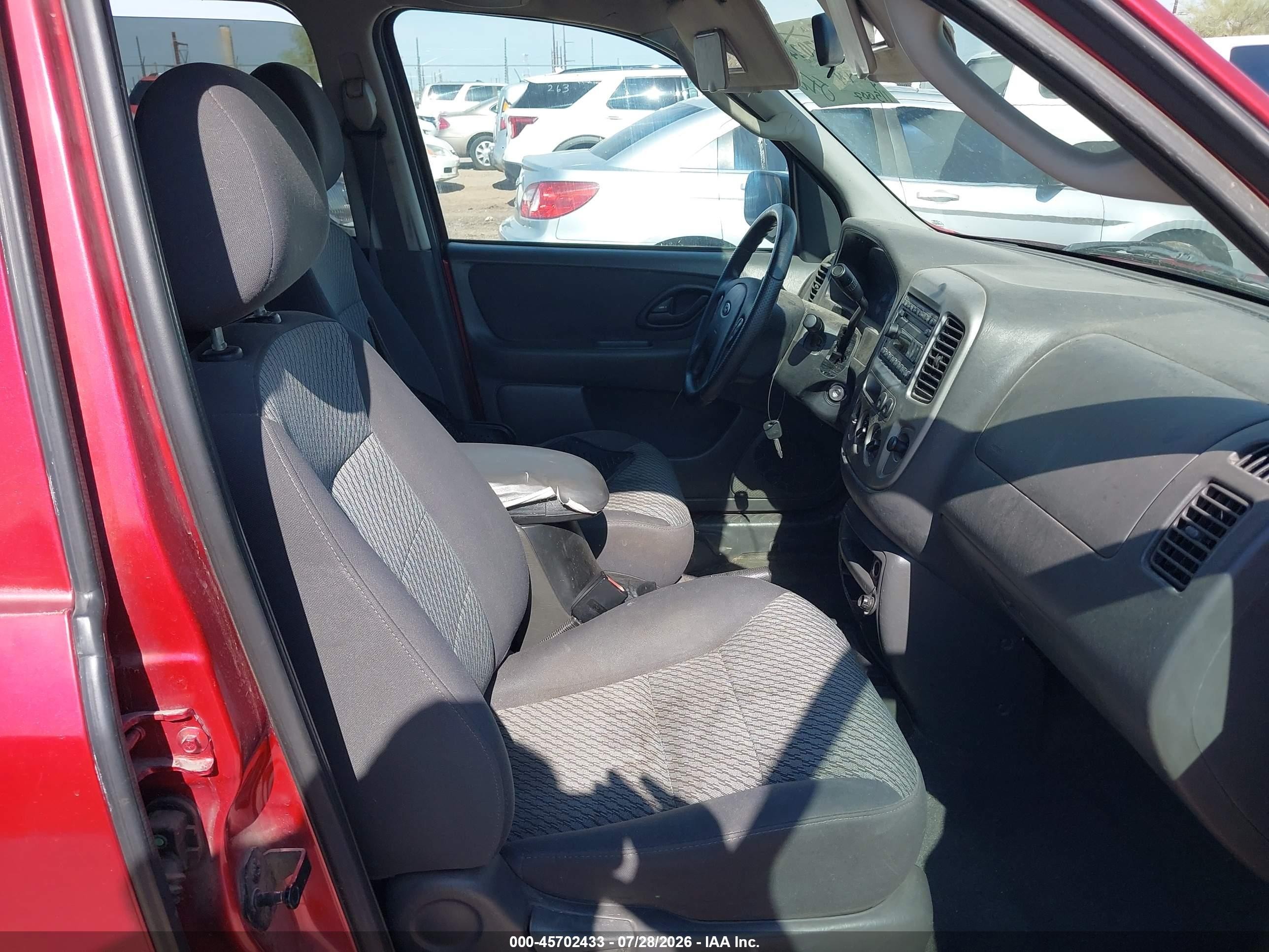 2004 Ford Escape Xlt Red vin: 1FMYU03184KA41400