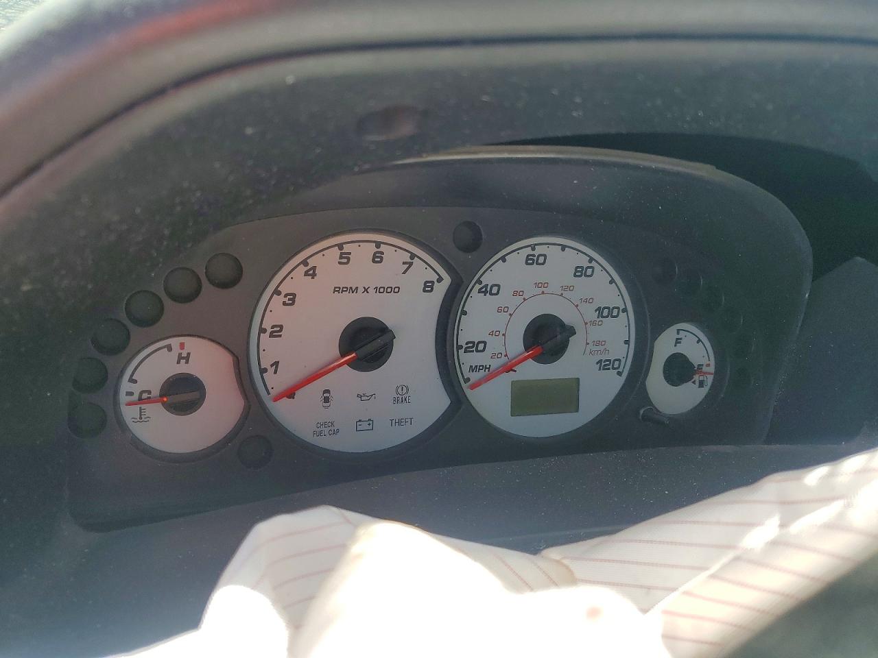 2004 Ford Escape Xlt Белый vin: 1FMYU03184KA95263