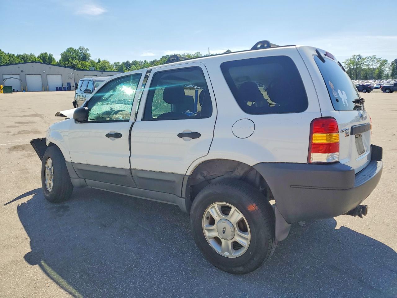 2004 Ford Escape Xlt Белый vin: 1FMYU03184KA95263