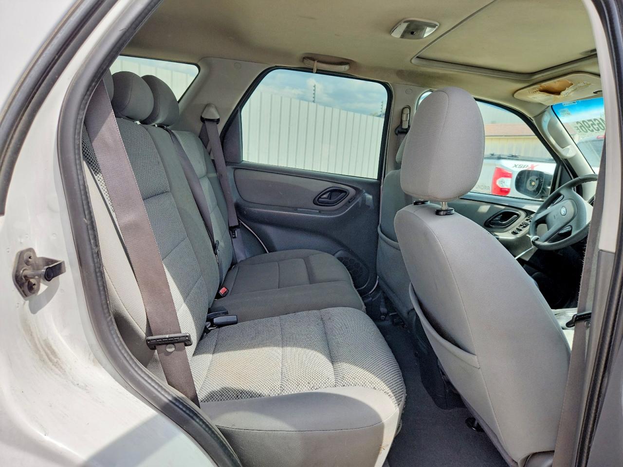 2005 Ford Escape Xlt White vin: 1FMYU03185DA17720