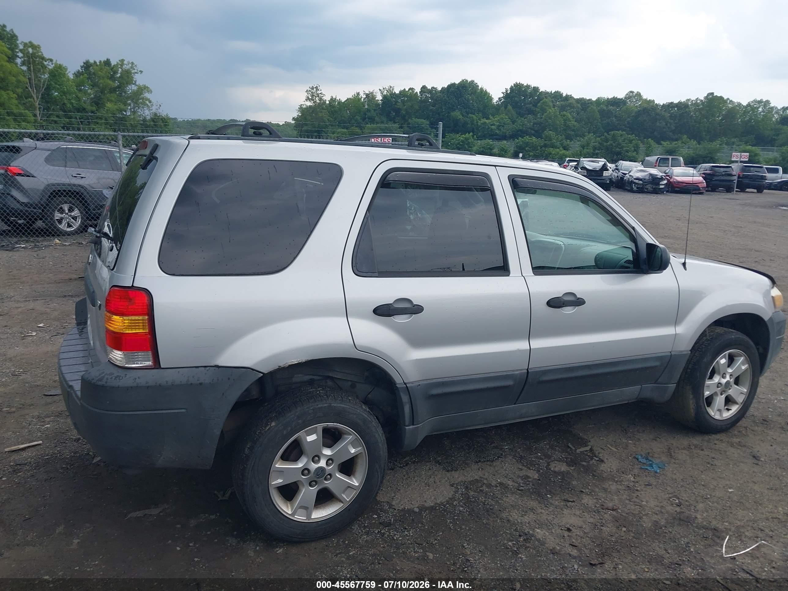 2005 Ford Escape Xlt Silver vin: 1FMYU03185KB28666