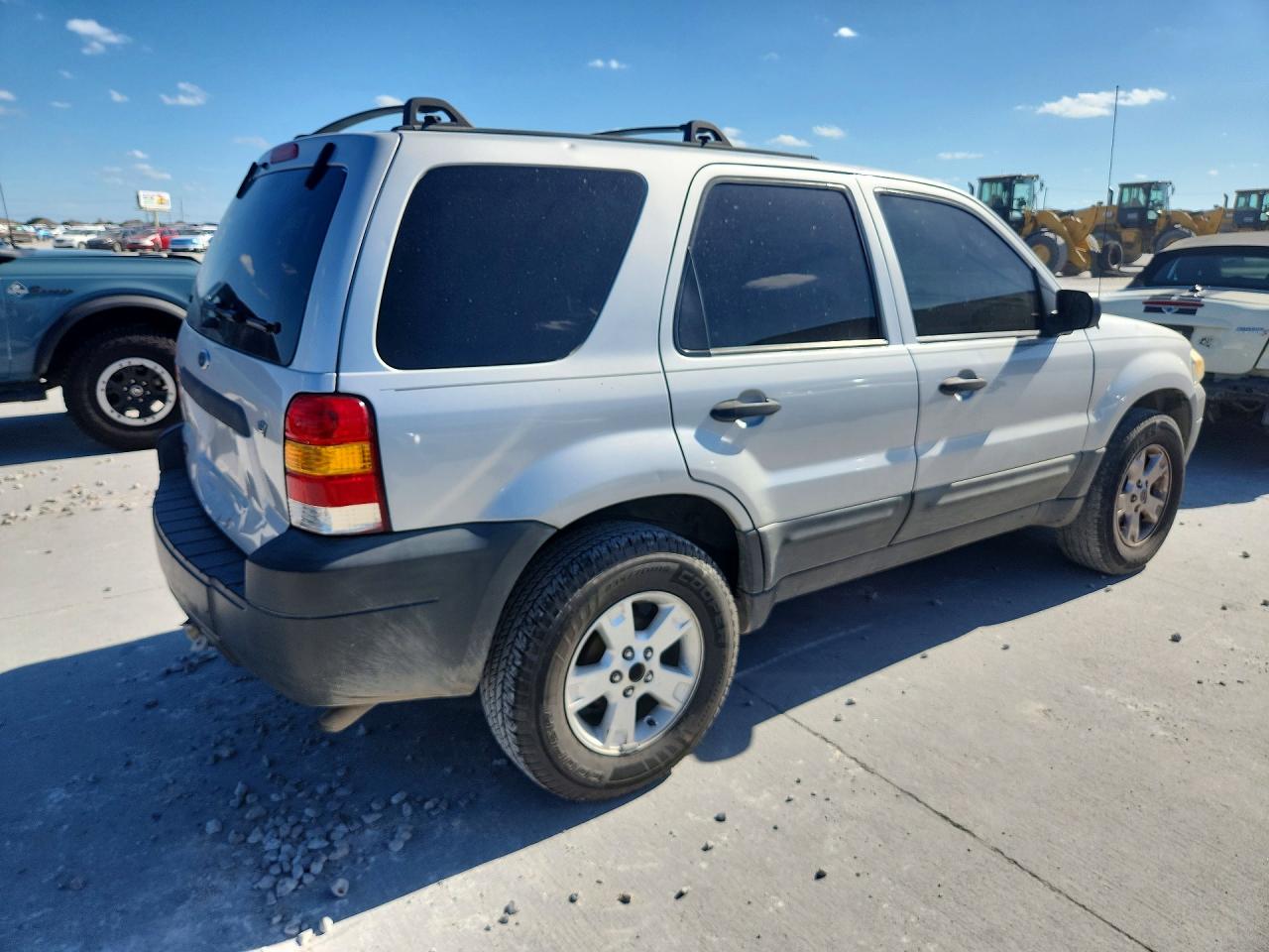 2007 Ford Escape Xlt Silver vin: 1FMYU03187KB17993