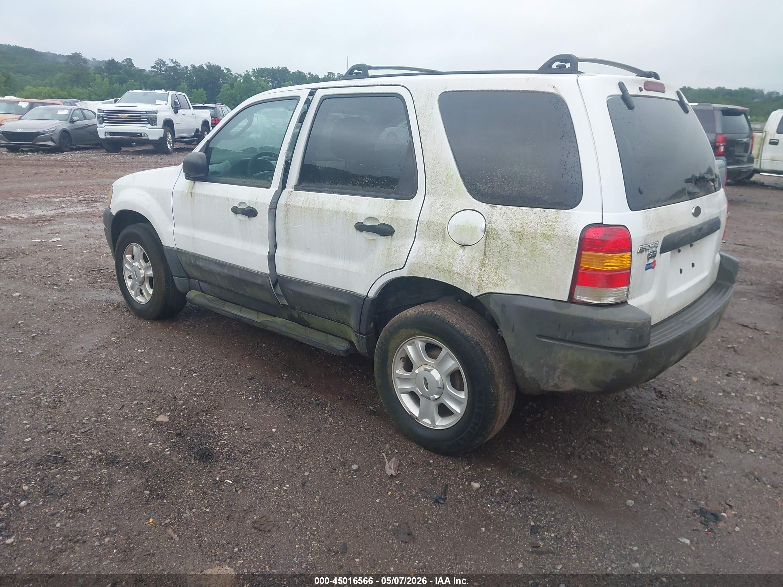 2004 Ford Escape Xlt White vin: 1FMYU03194KA63759