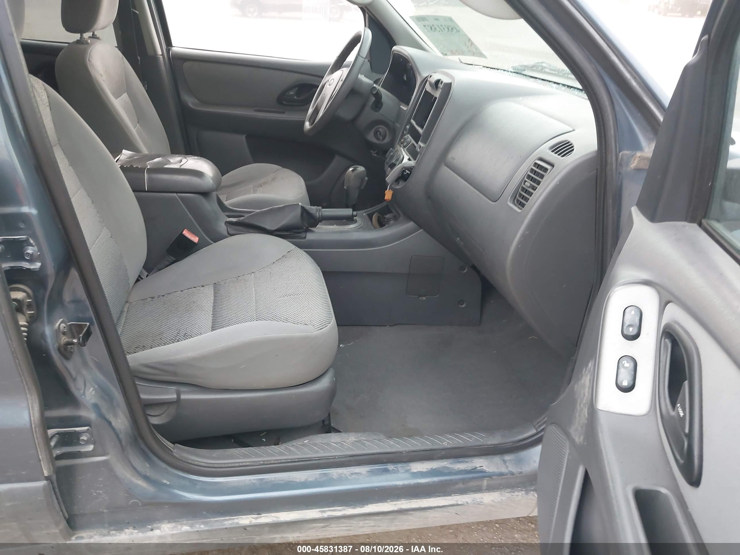 2005 Ford Escape Xlt Blue vin: 1FMYU03195KA47241