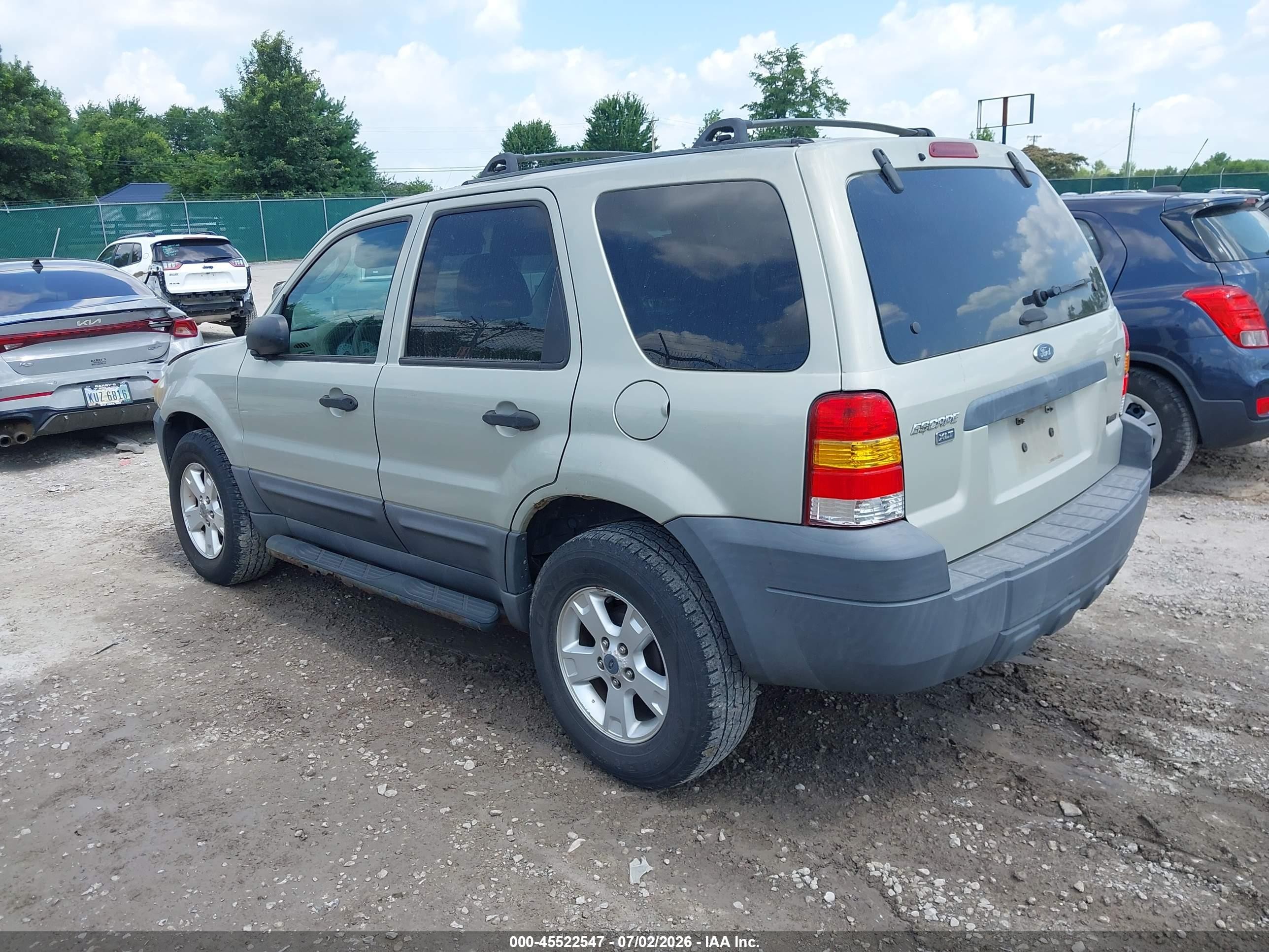 2005 Ford Escape Xlt Серебряный vin: 1FMYU03195KD15317