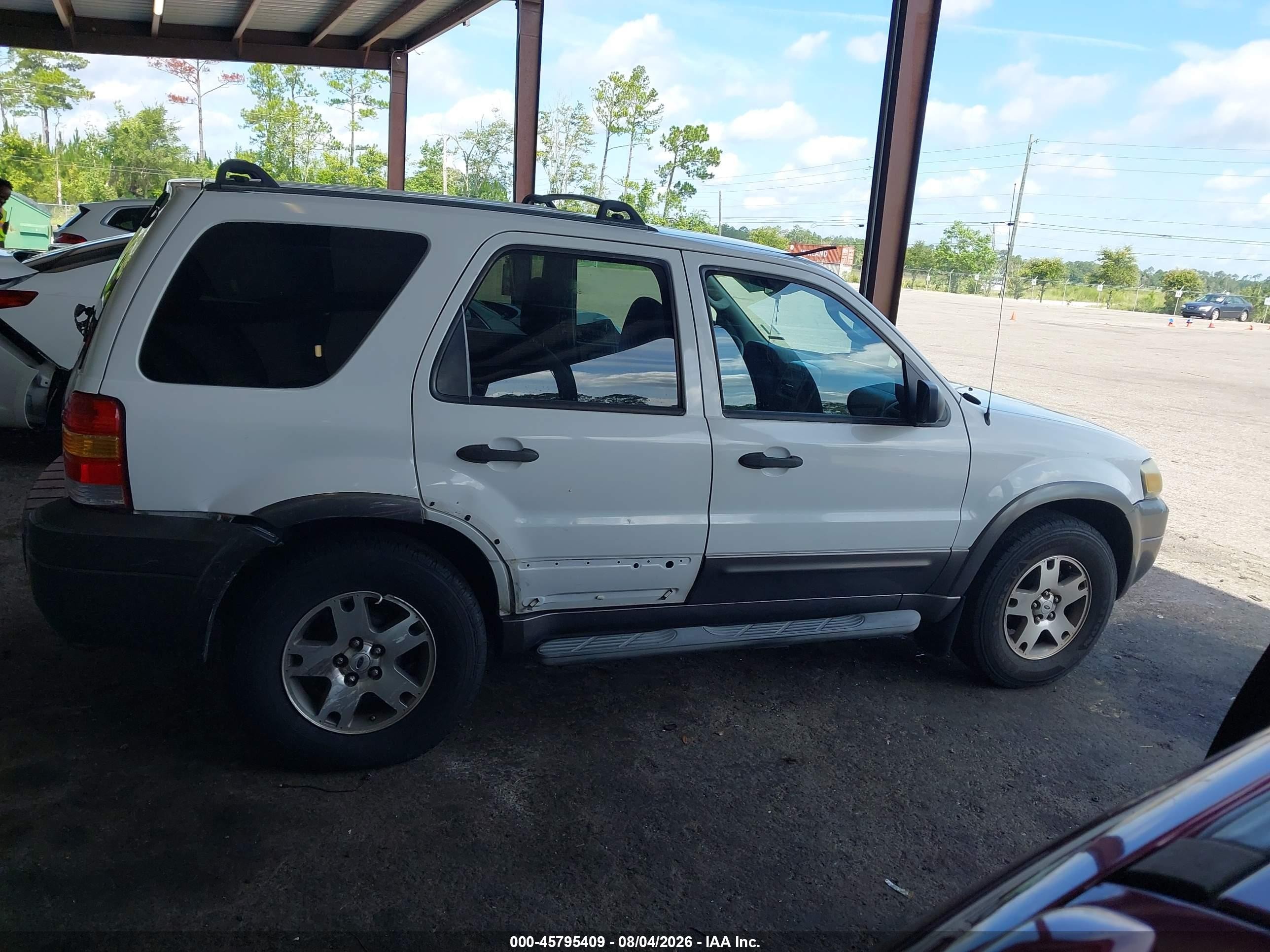 2005 Ford Escape Xlt White vin: 1FMYU03195KE17507