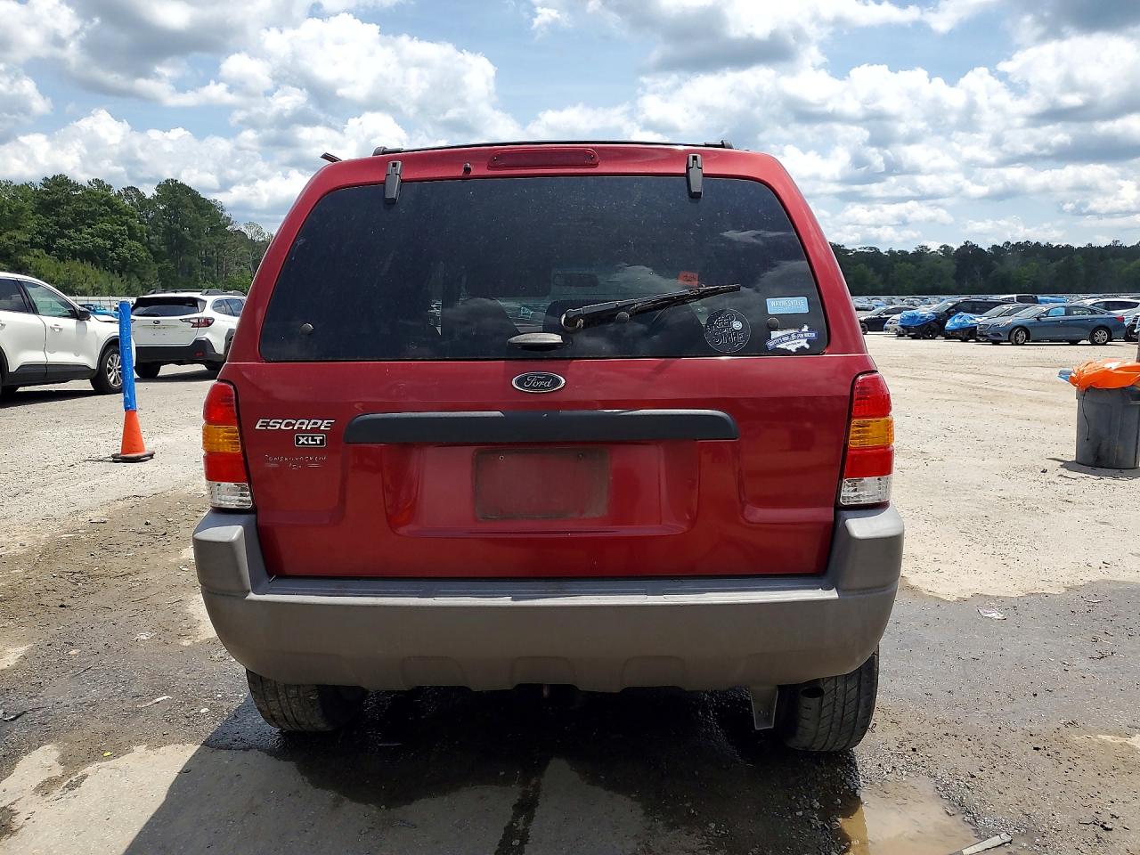 2001 Ford Escape Xlt Red vin: 1FMYU031X1KA16400