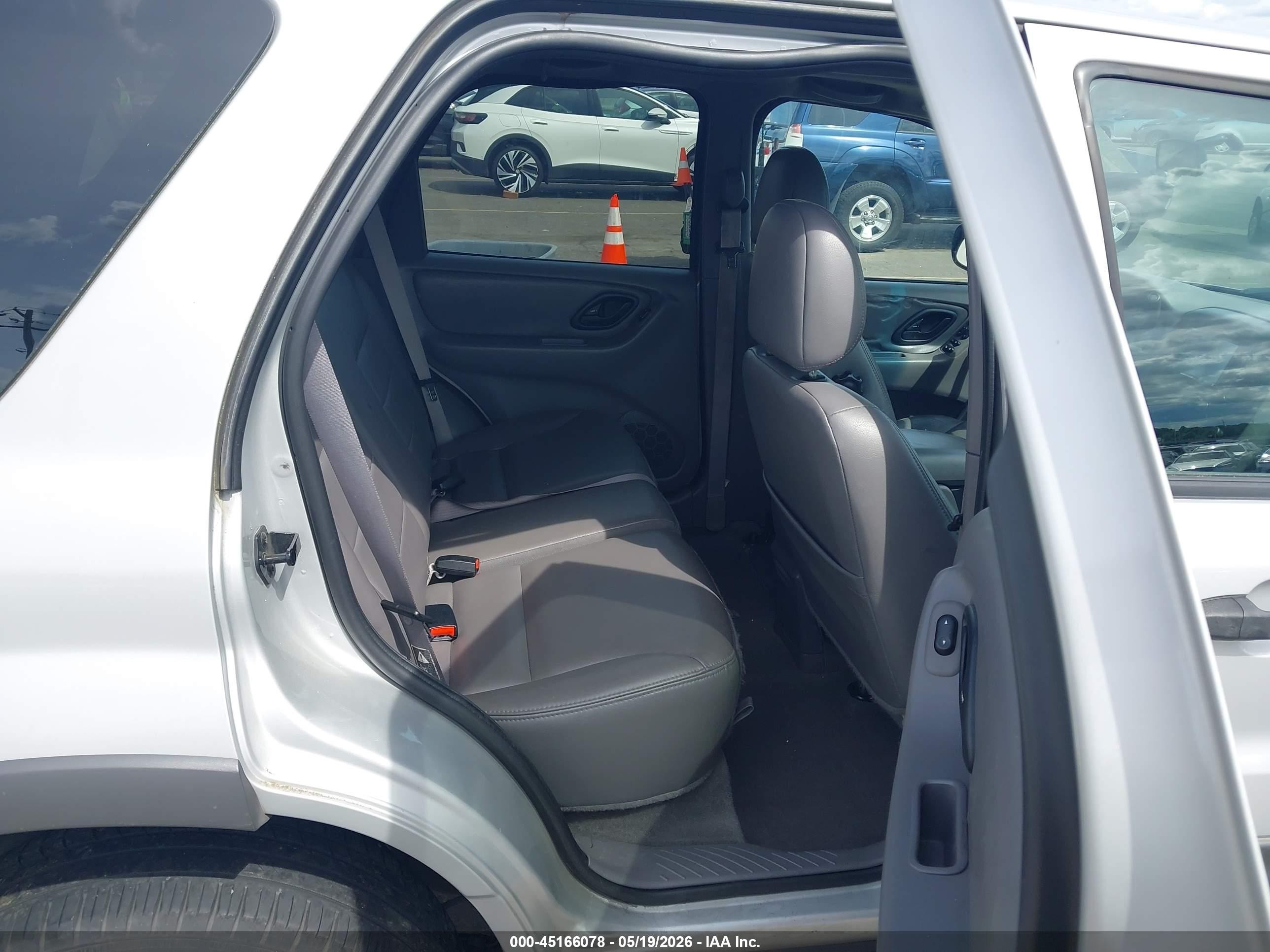 2002 Ford Escape Xlt Silver vin: 1FMYU031X2KC31213