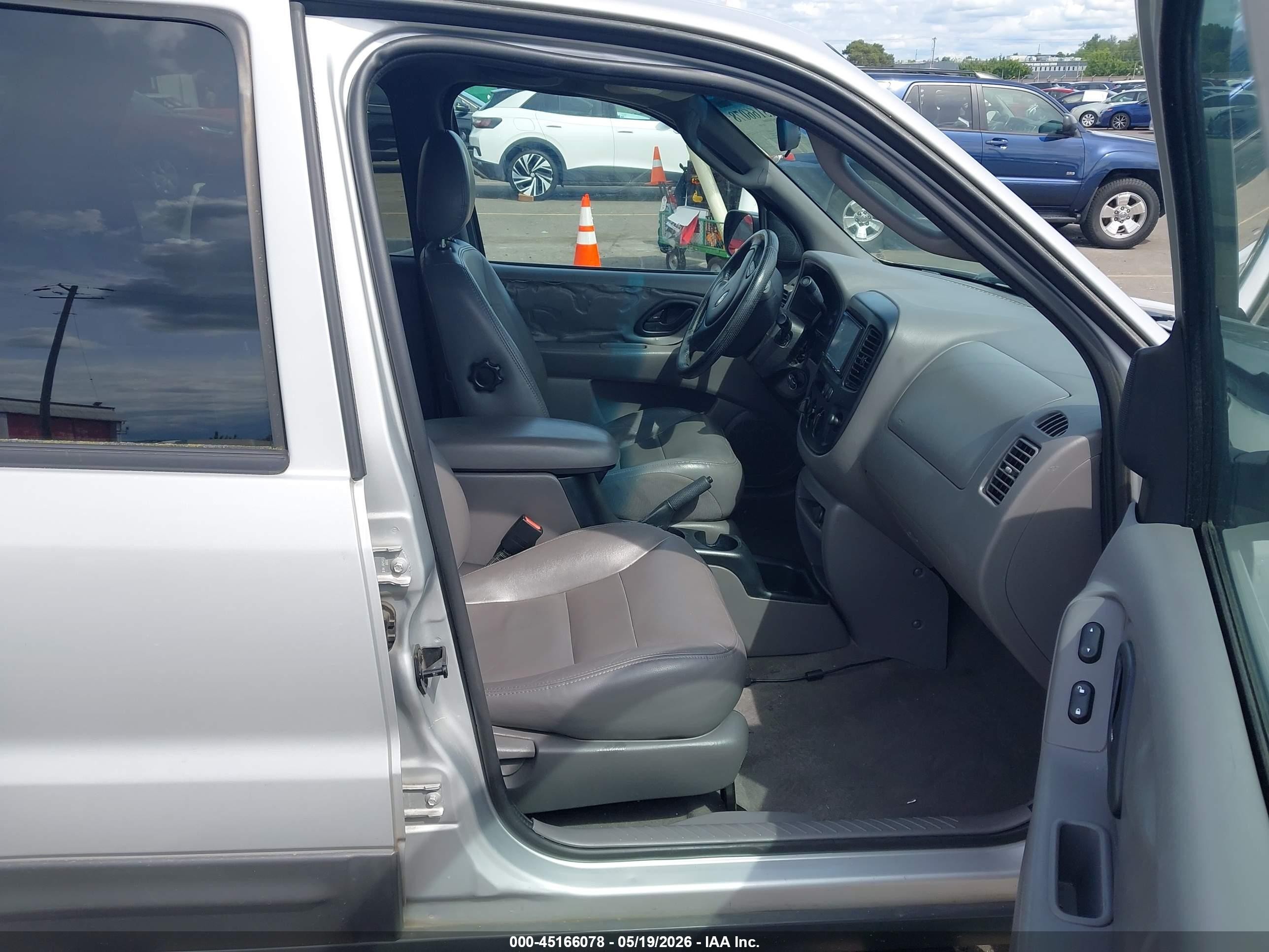 2002 Ford Escape Xlt Silver vin: 1FMYU031X2KC31213