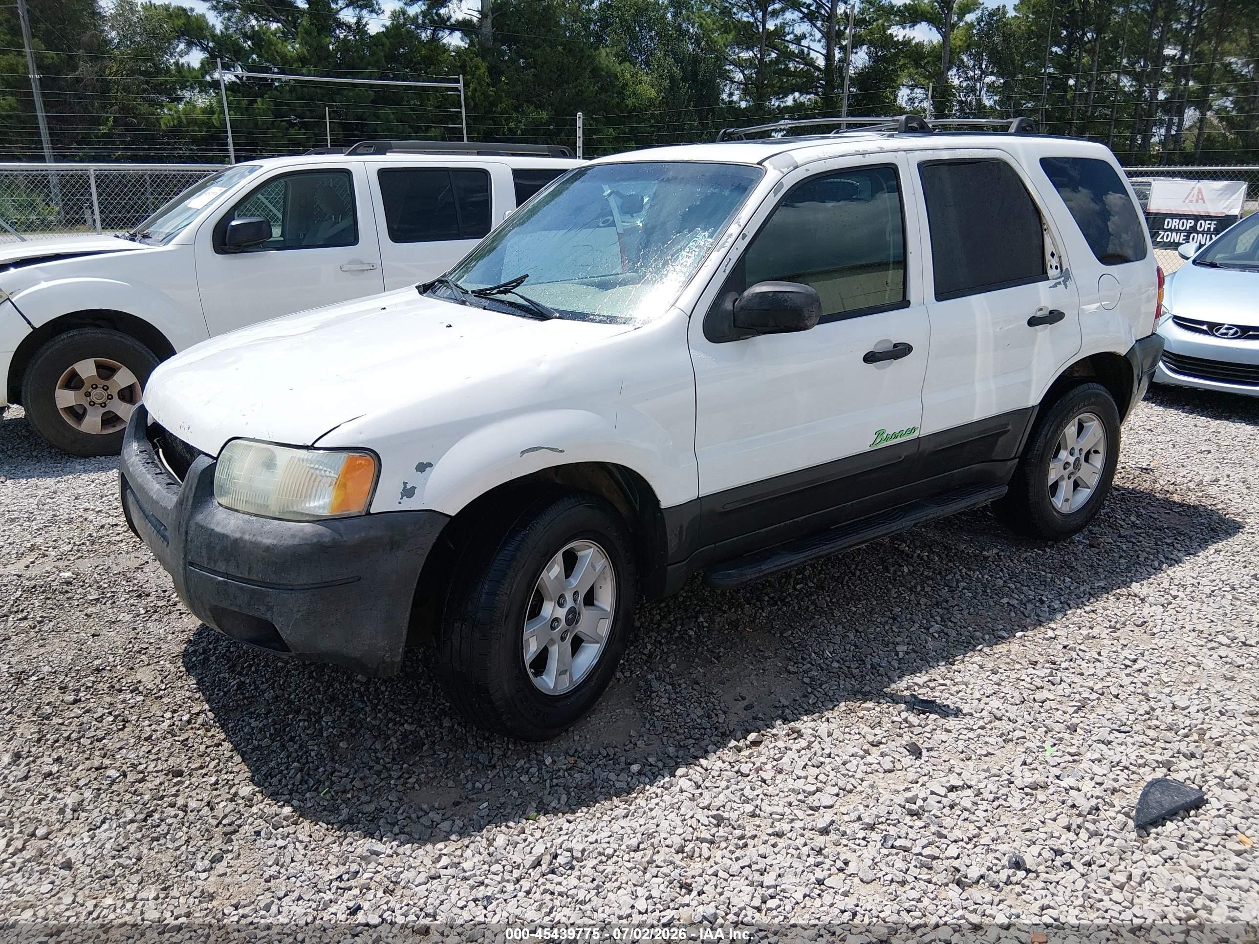 2003 Ford Escape Xlt White vin: 1FMYU031X3KA93769