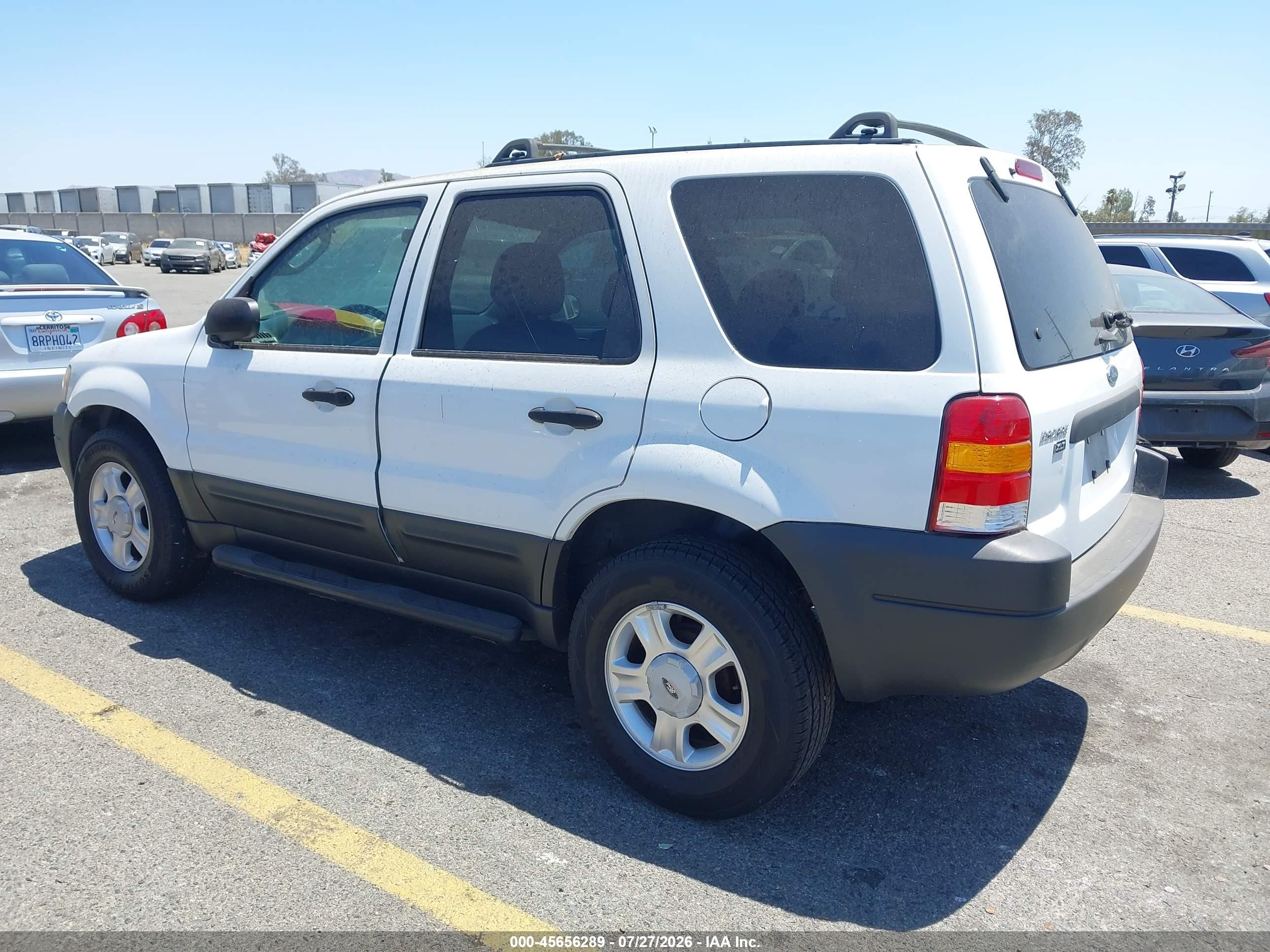 2003 Ford Escape Xlt Белый vin: 1FMYU031X3KE07940