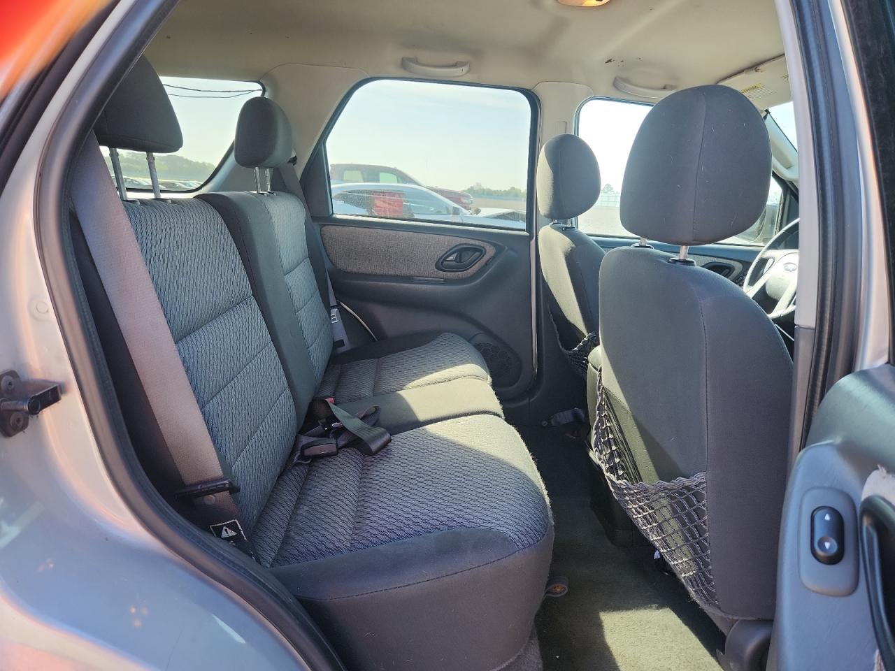 2004 Ford Escape Gray vin: 1FMYU031X4KA15249