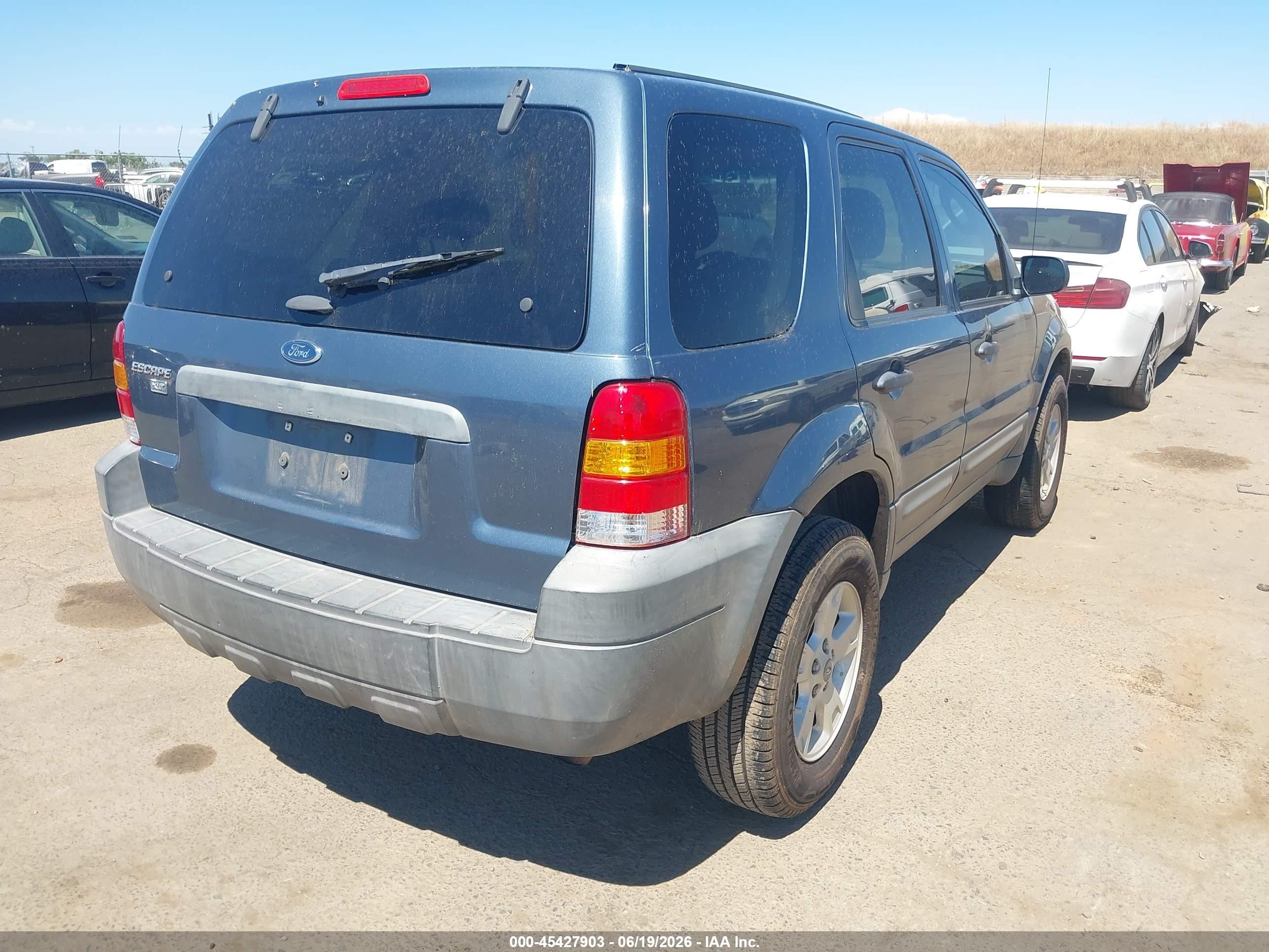 2005 Ford Escape Xlt Blue vin: 1FMYU03Z25KC79685