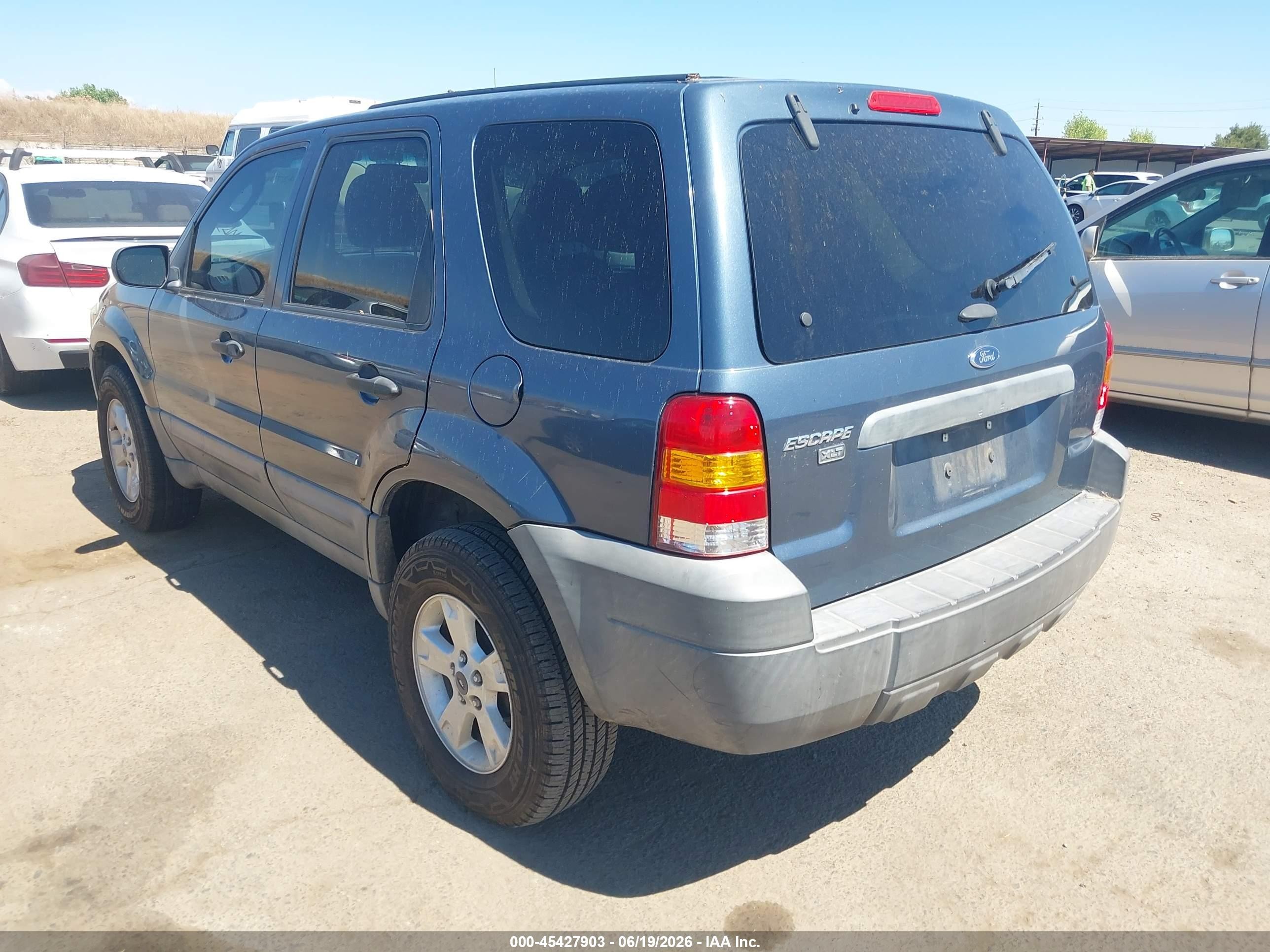 2005 Ford Escape Xlt Blue vin: 1FMYU03Z25KC79685