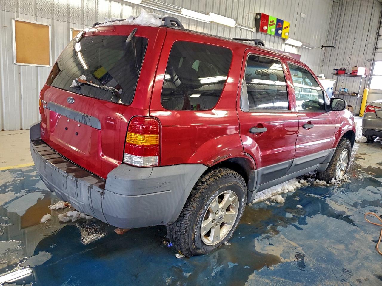 2007 Ford Escape Red vin: 1FMYU03Z37KA30587