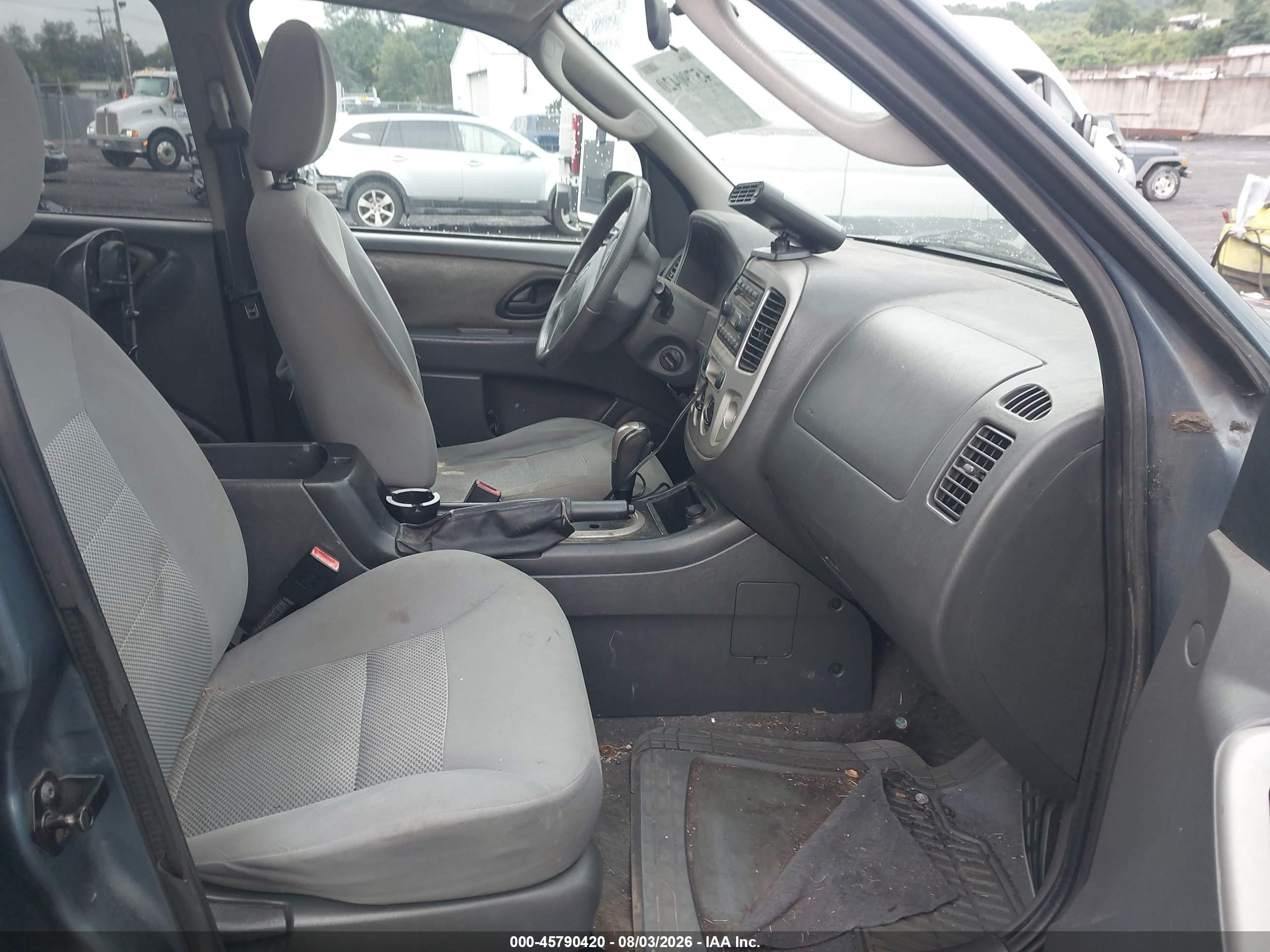2005 Ford Escape Xlt Light Blue vin: 1FMYU03Z55KD39958