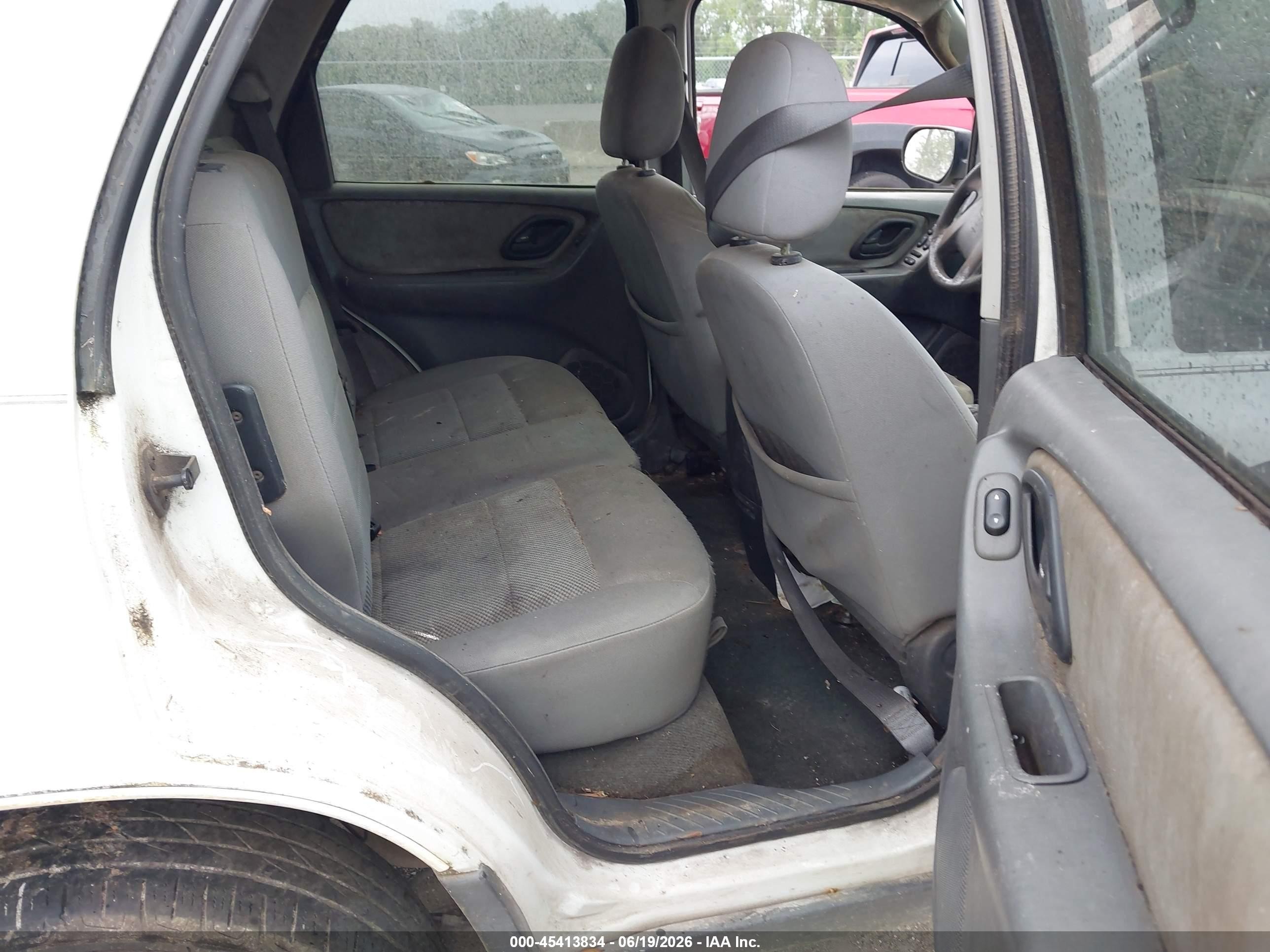 2007 Ford Escape Xlt White vin: 1FMYU03Z67KA60747