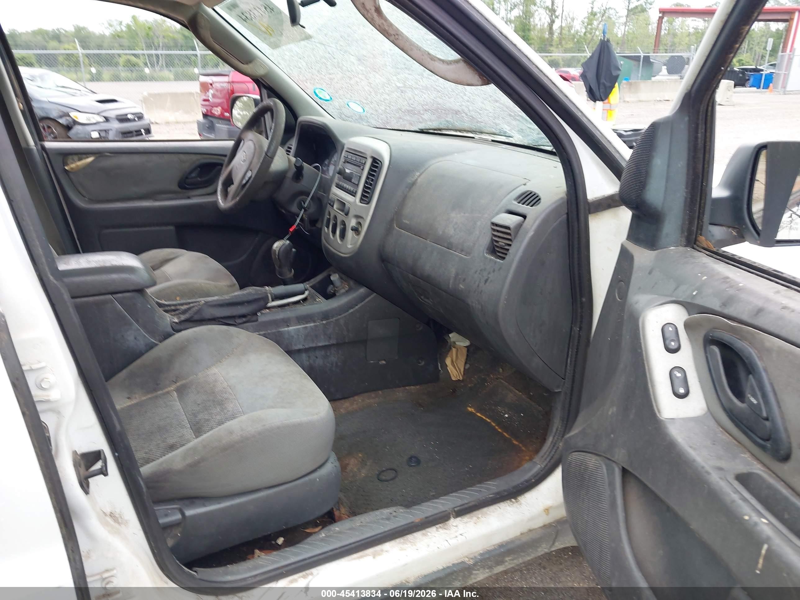 2007 Ford Escape Xlt White vin: 1FMYU03Z67KA60747