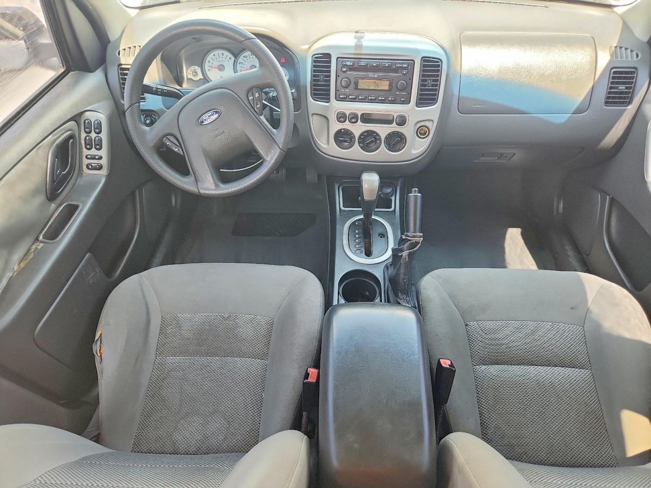 2005 Ford Escape Xlt Белый vin: 1FMYU03ZX5KB87143