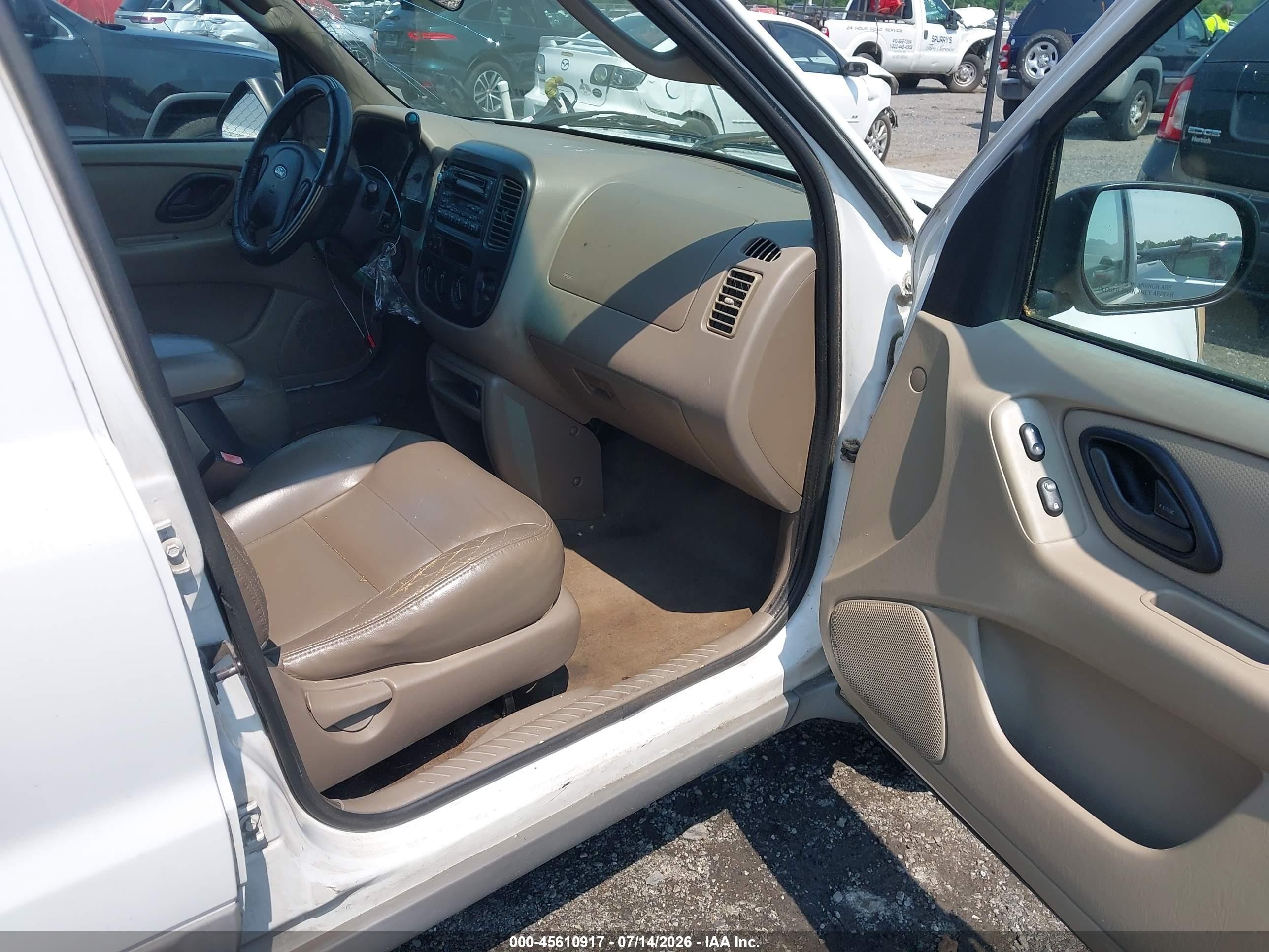2001 Ford Escape Xlt White vin: 1FMYU04111KE85289
