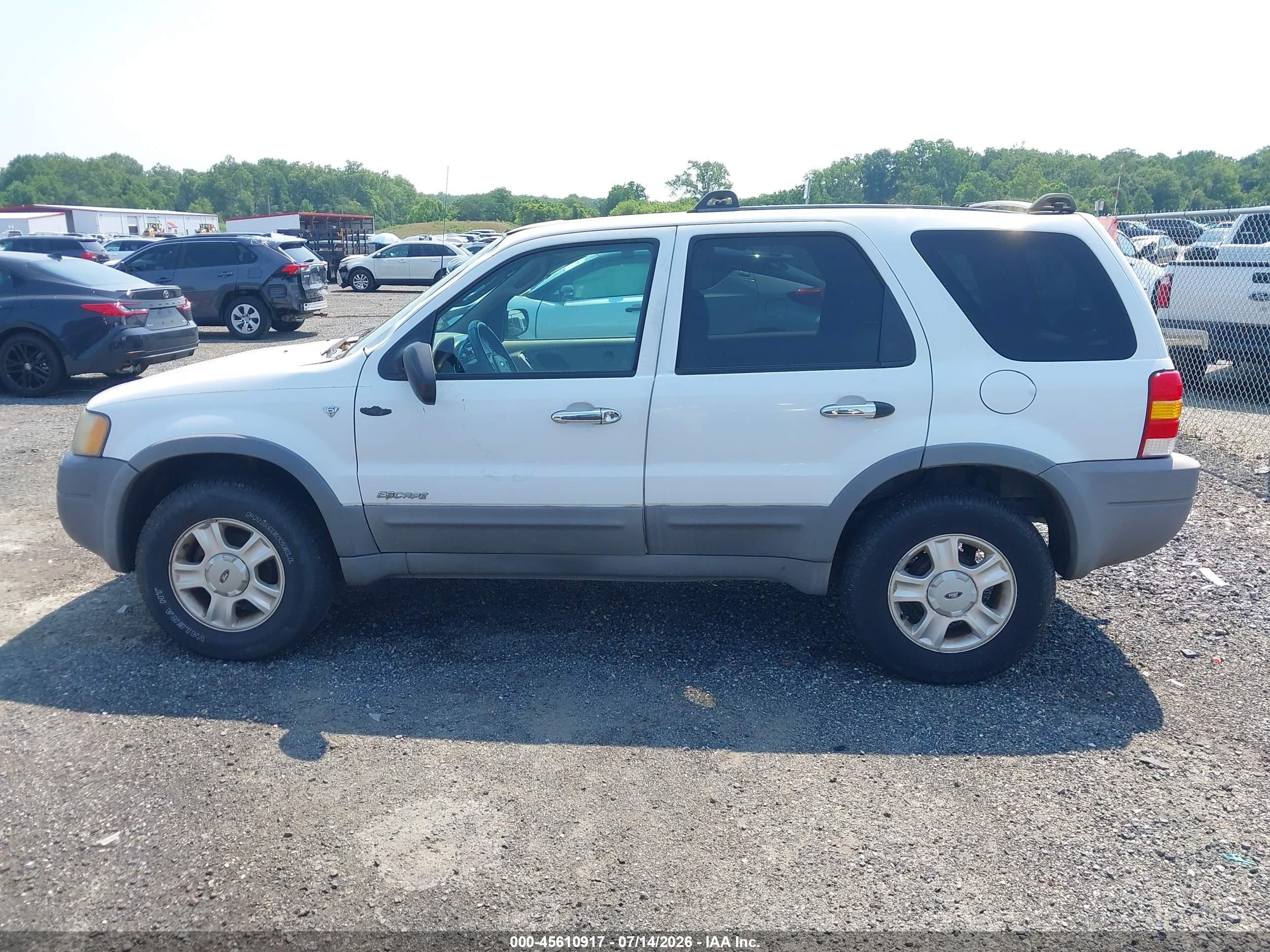 2001 Ford Escape Xlt White vin: 1FMYU04111KE85289