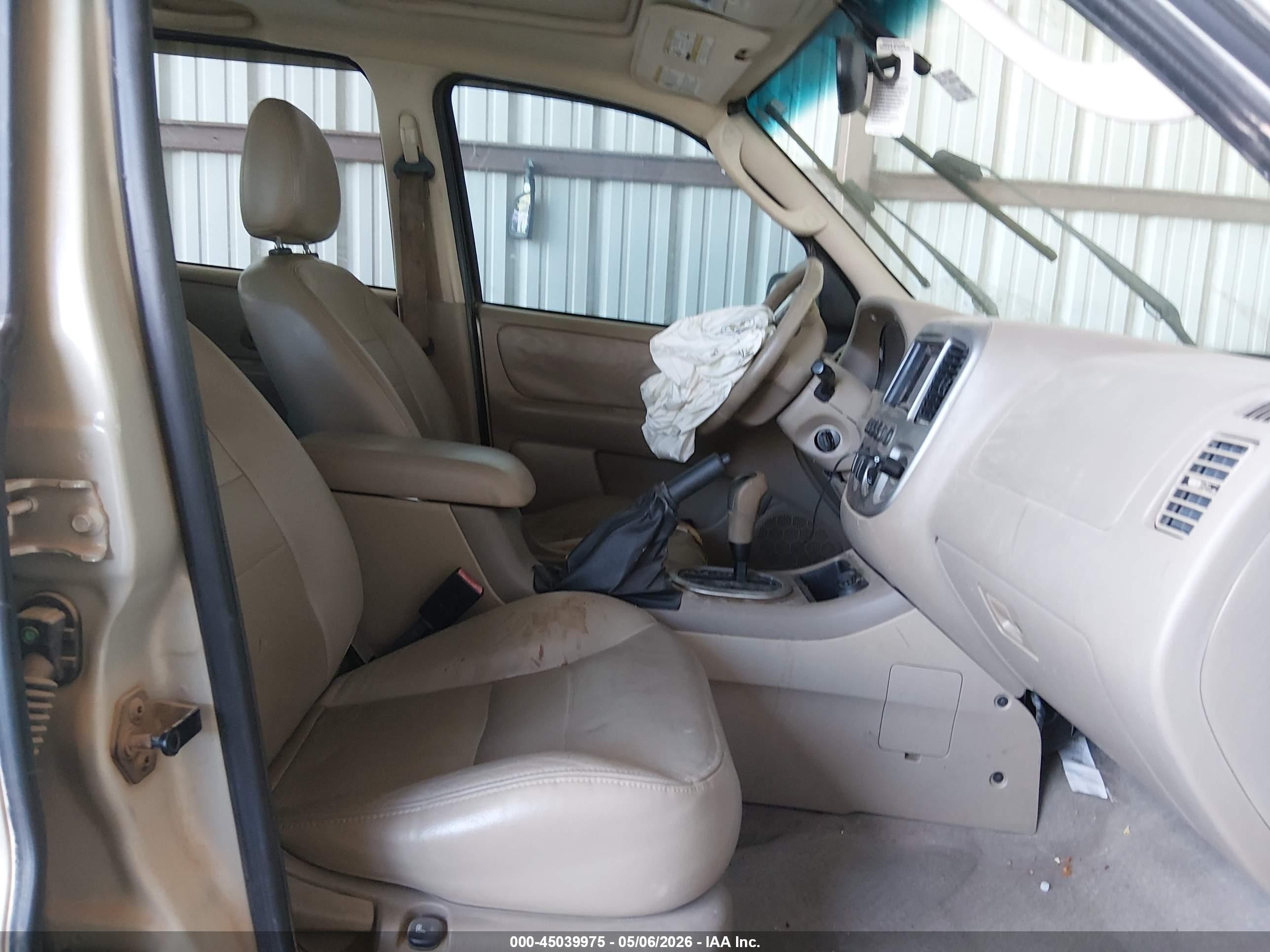 2005 Ford Escape Limited Серебряный vin: 1FMYU04115KA48494