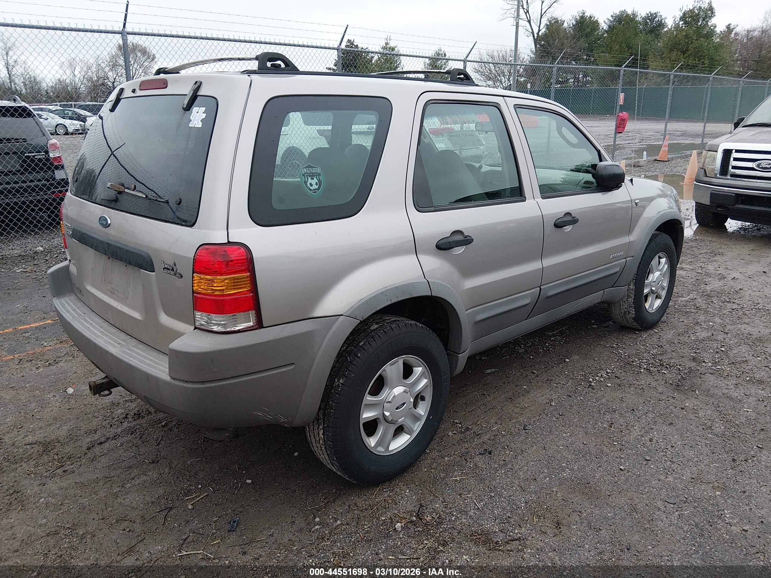 2001 Ford Escape Xlt Gold vin: 1FMYU04121KC19019