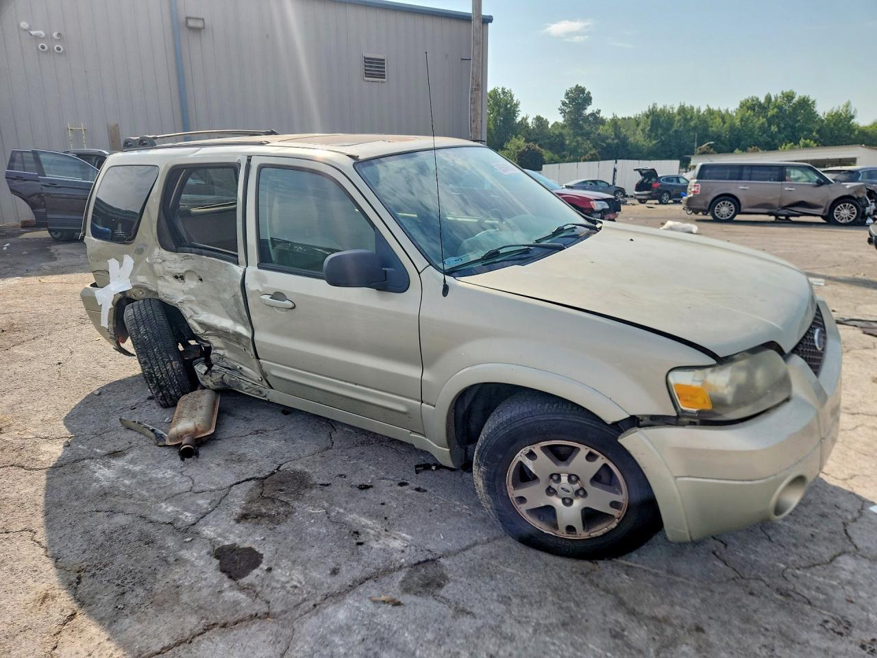 2005 Ford Escape Желто-коричневый vin: 1FMYU04125KB43095