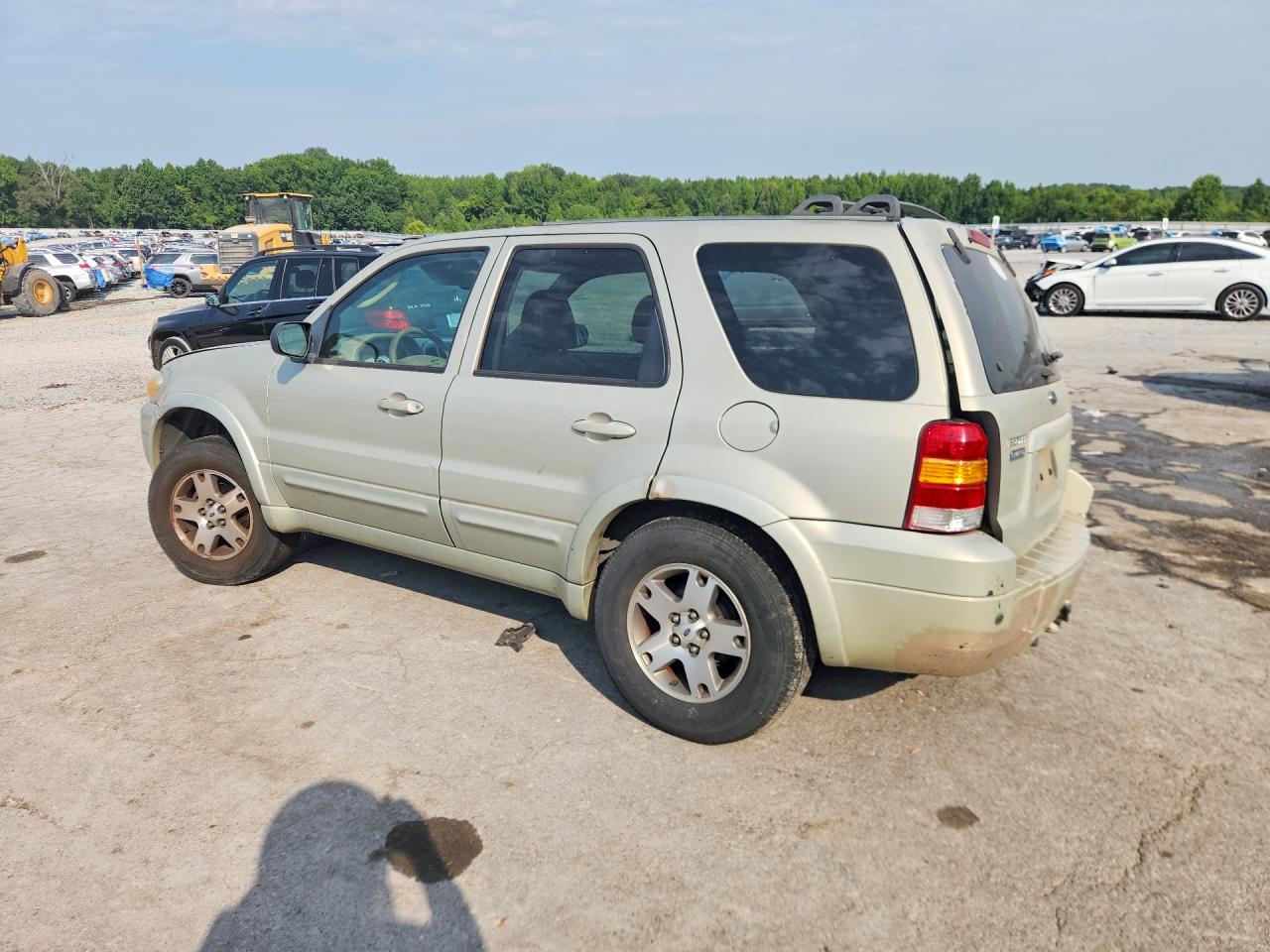 2005 Ford Escape Желто-коричневый vin: 1FMYU04125KB43095
