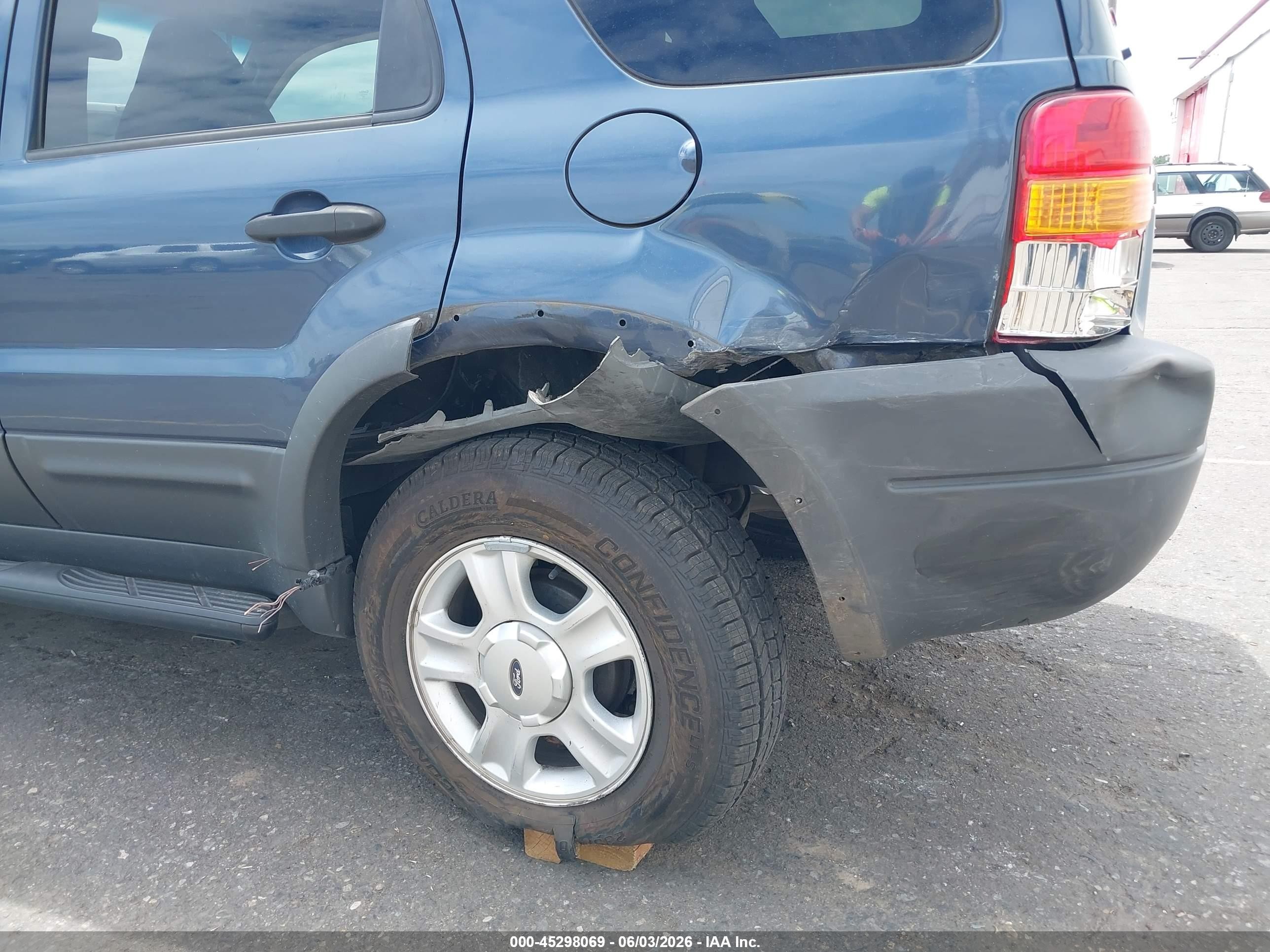 2001 Ford Escape Xlt Dark Blue vin: 1FMYU04141KD93657