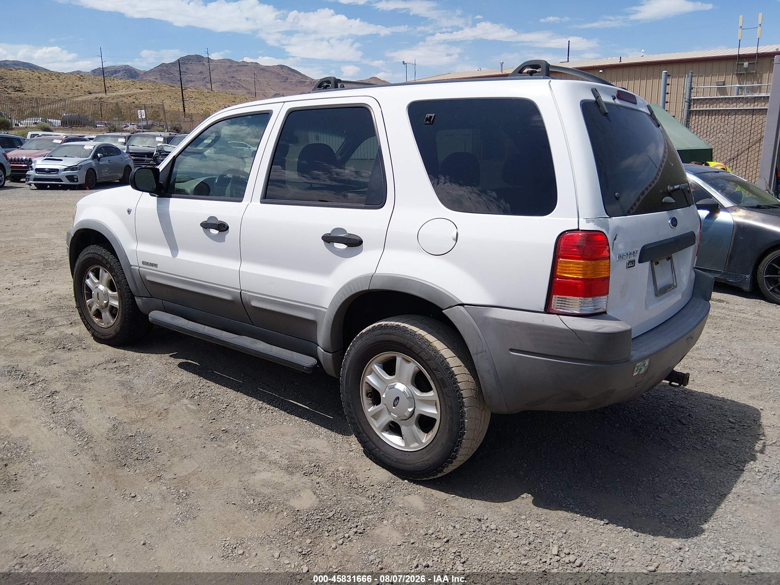 2002 Ford Escape Xlt White vin: 1FMYU04152KD98643
