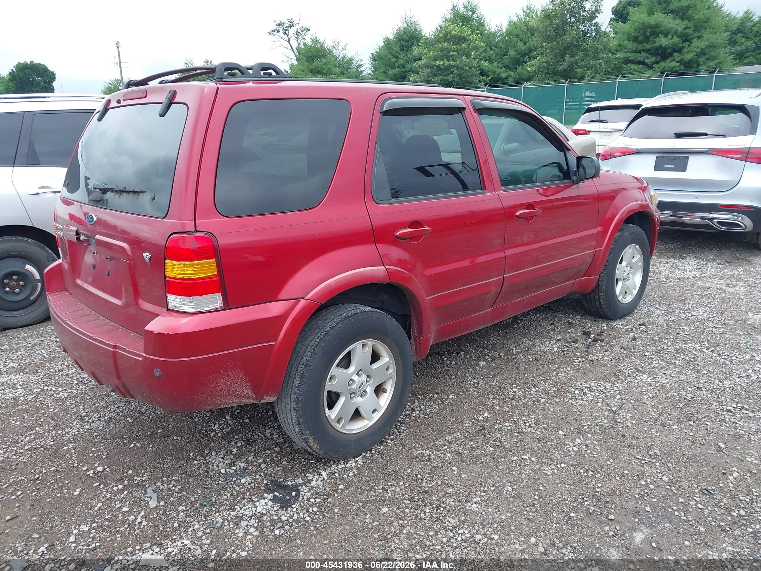 2007 Ford Escape Limited Red vin: 1FMYU04157KB68480