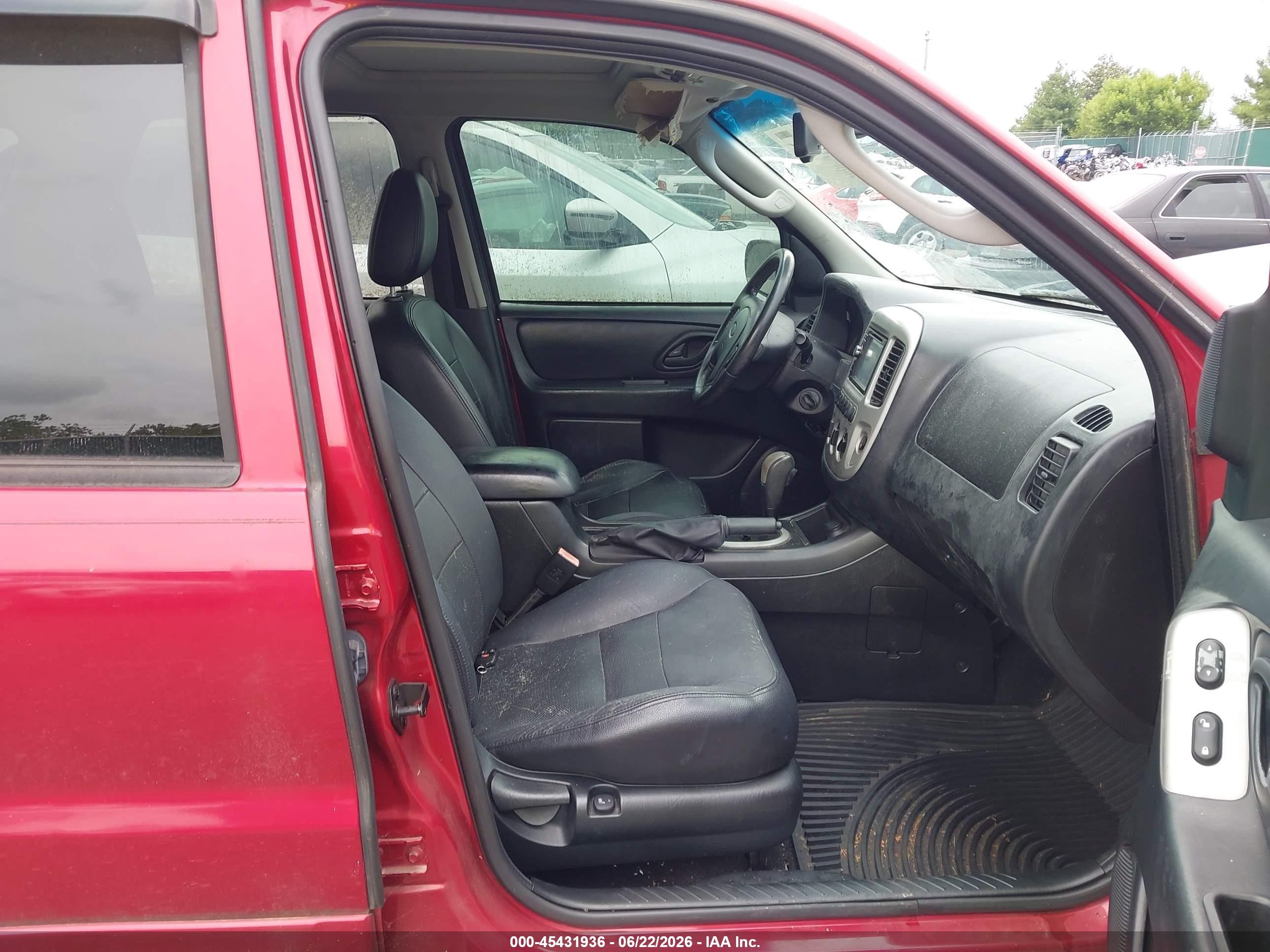 2007 Ford Escape Limited Red vin: 1FMYU04157KB68480