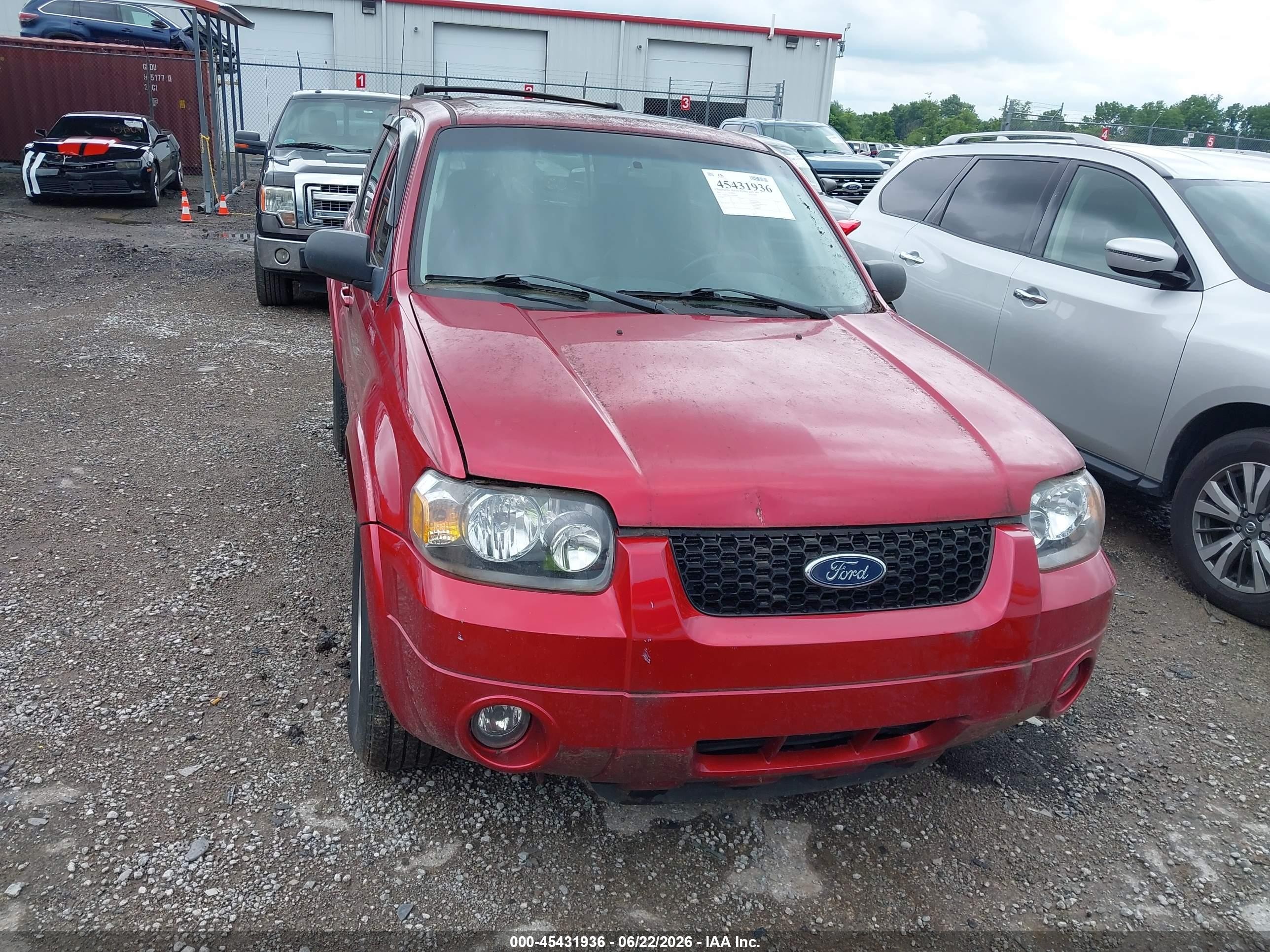 2007 Ford Escape Limited Red vin: 1FMYU04157KB68480