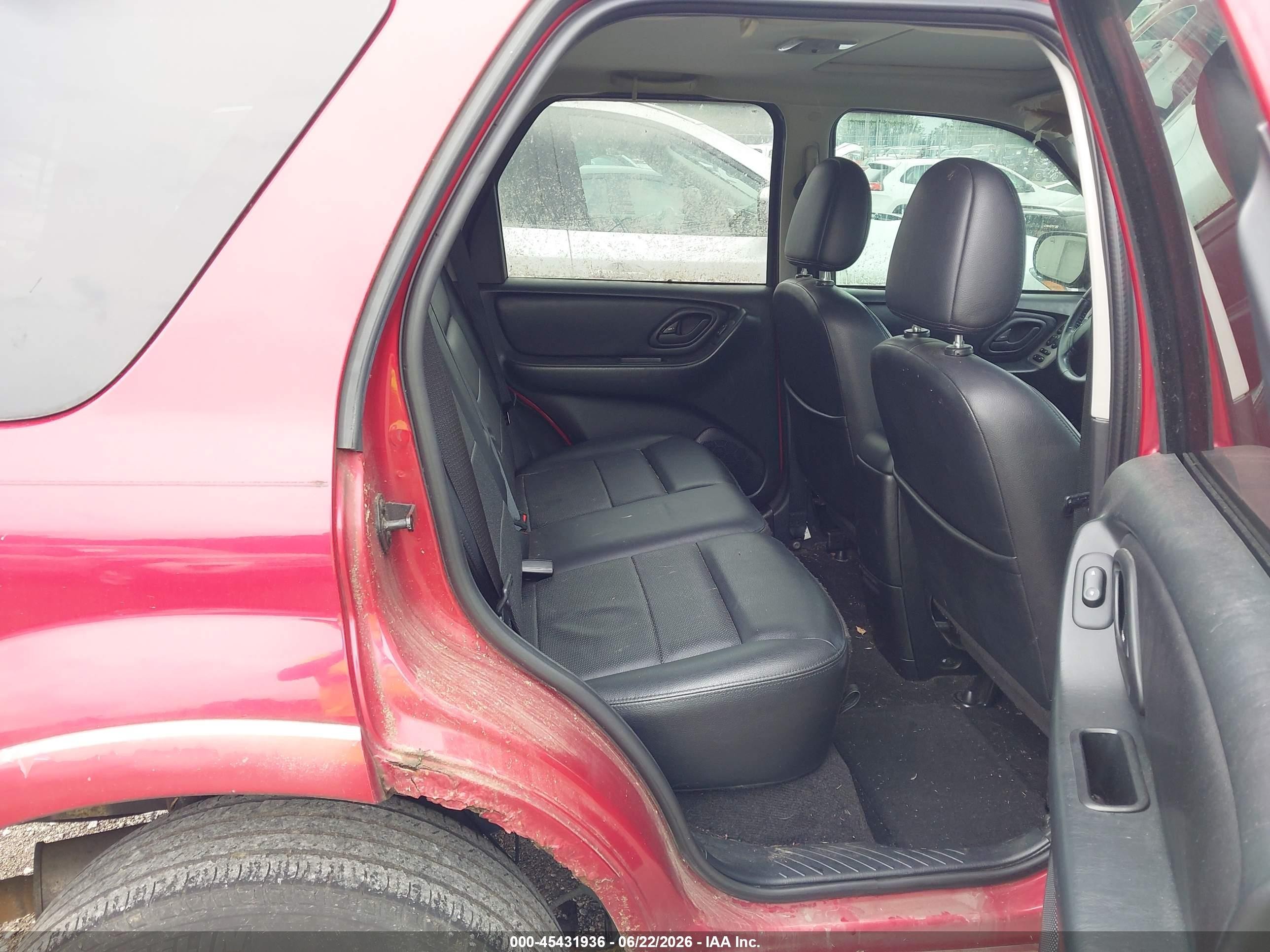 2007 Ford Escape Limited Red vin: 1FMYU04157KB68480