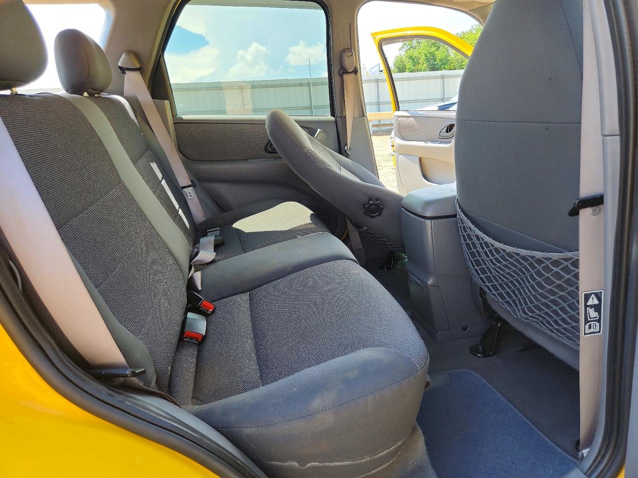 2001 Ford Escape Xlt Yellow vin: 1FMYU04161KF54042