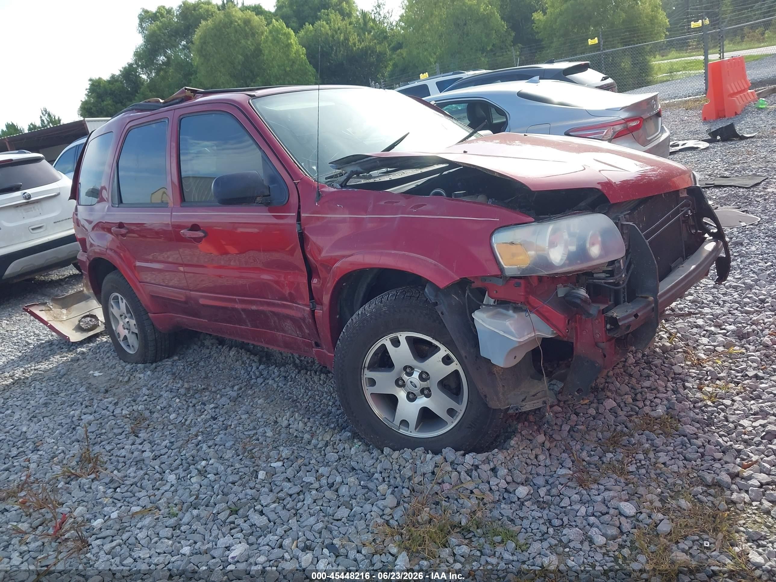 2005 Ford Escape Limited Red vin: 1FMYU04175KD53613