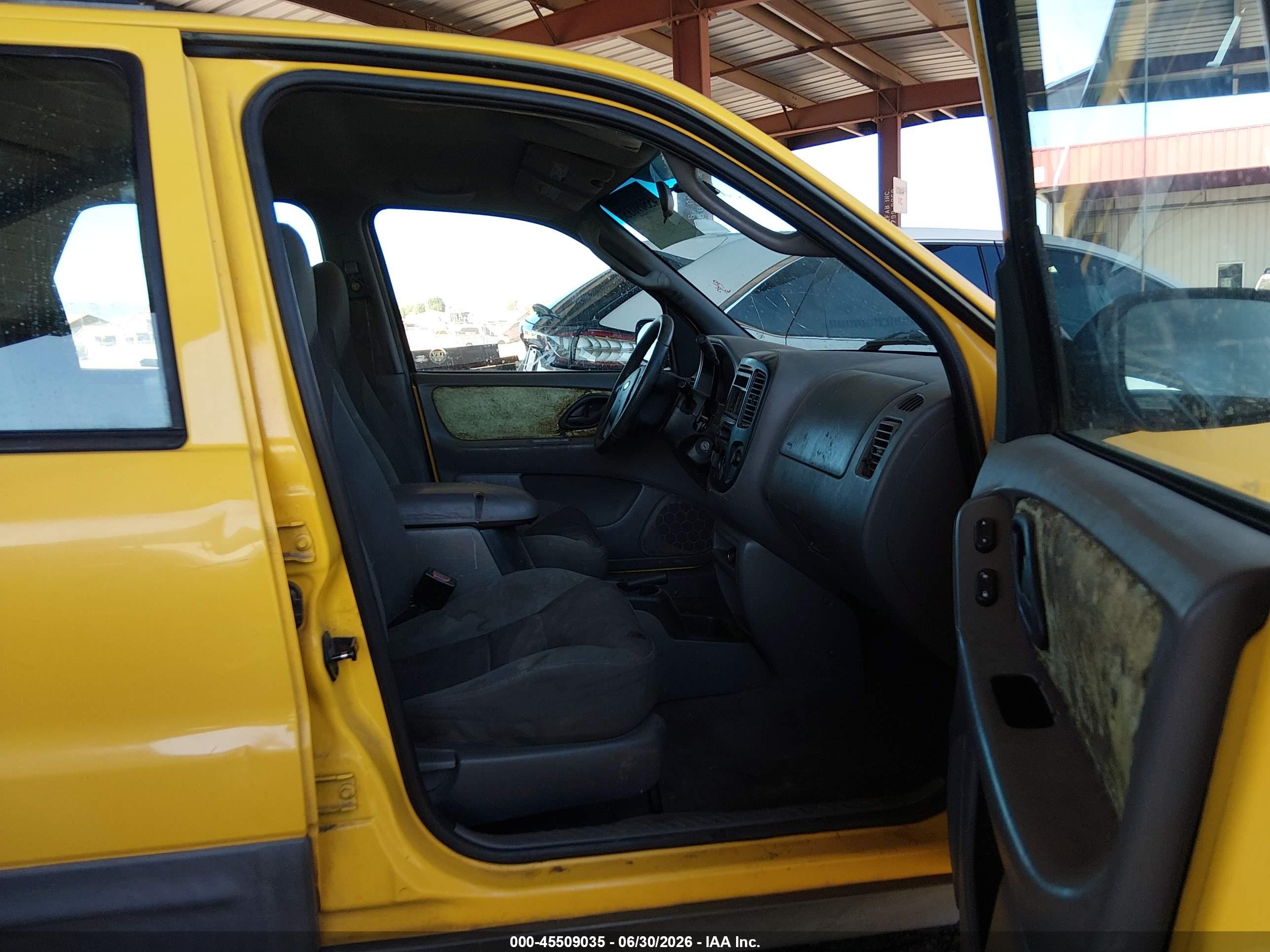 2001 Ford Escape Xlt Желтый vin: 1FMYU04181KB81022