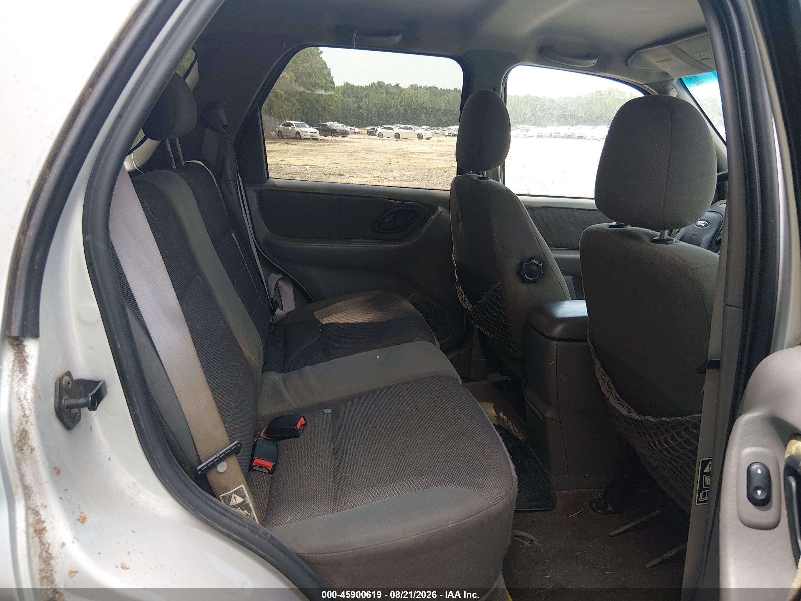 2002 Ford Escape Xlt Silver vin: 1FMYU04182KB38382